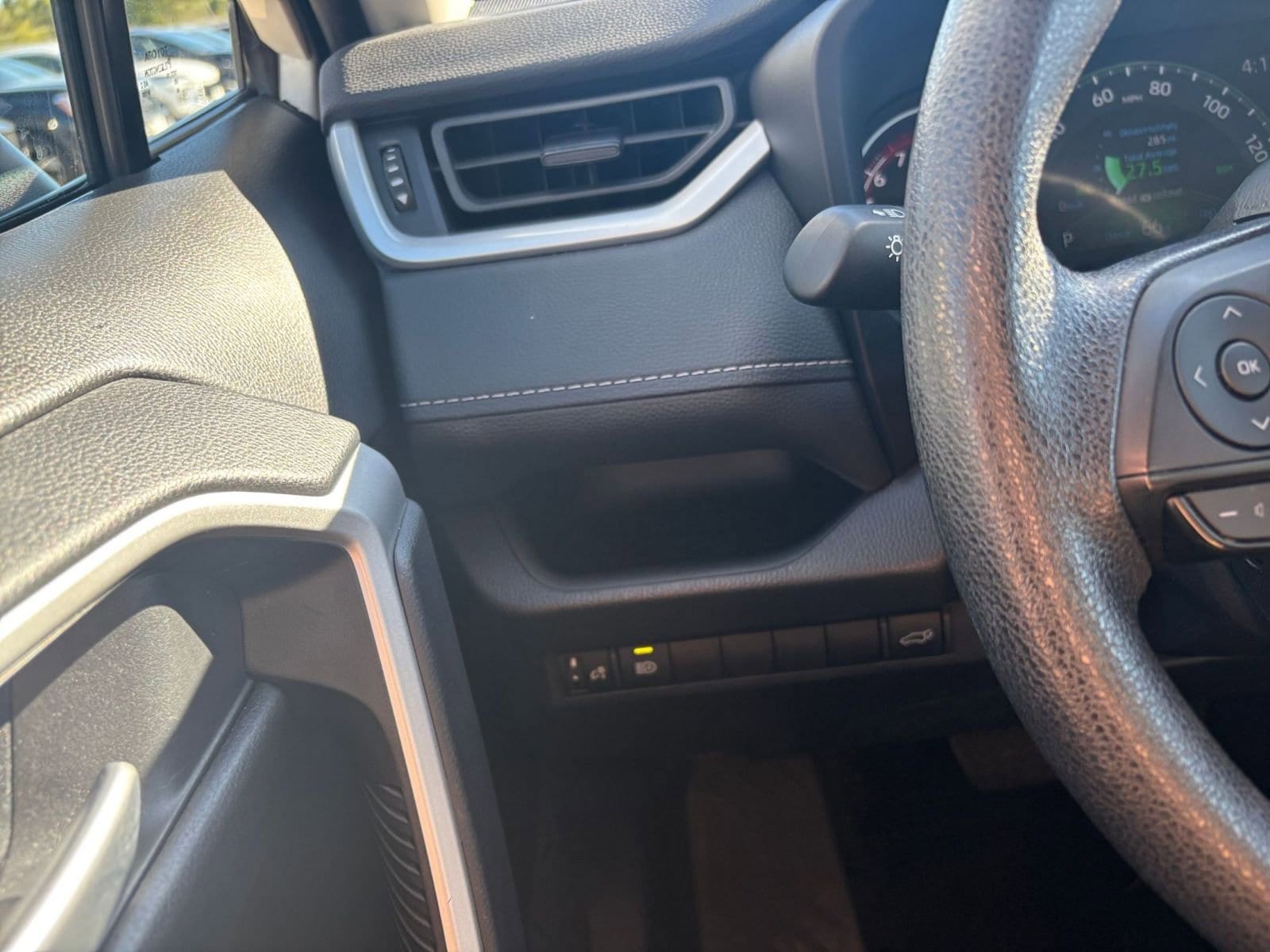 Thumbnail: 2025 Toyota RAV4 - 34