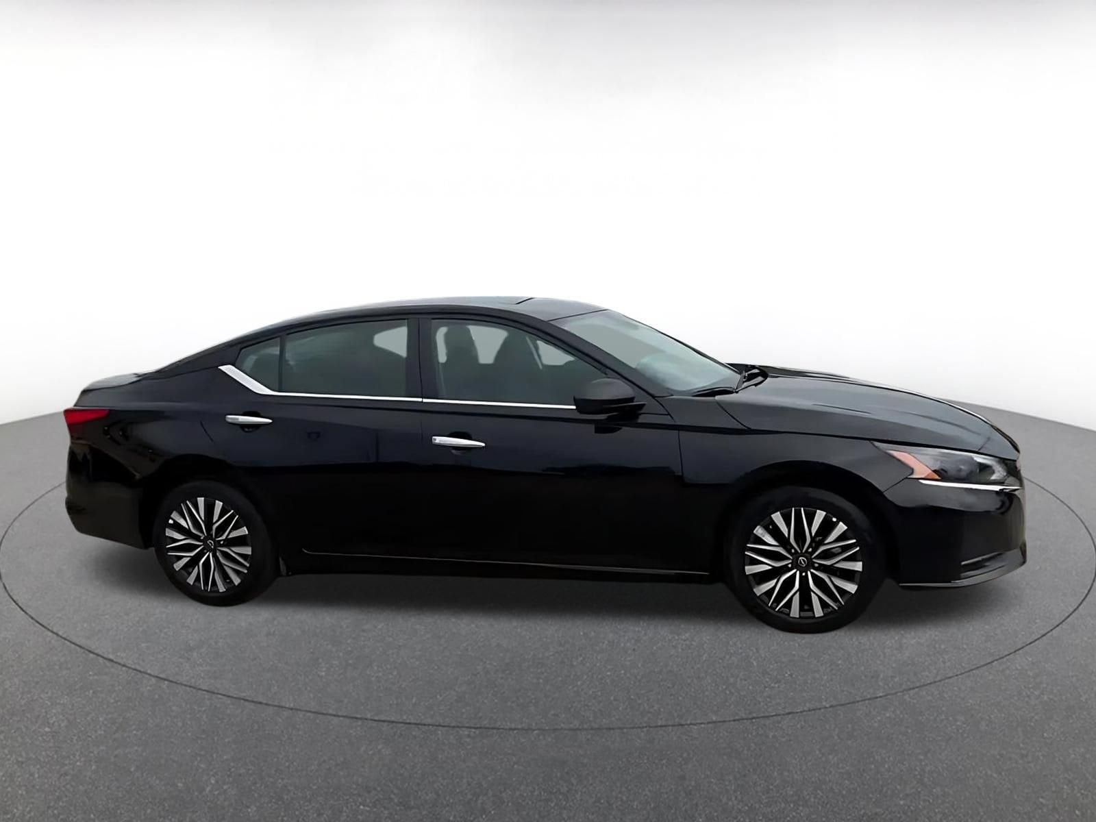 Thumbnail: 2025 Nissan Altima - 15