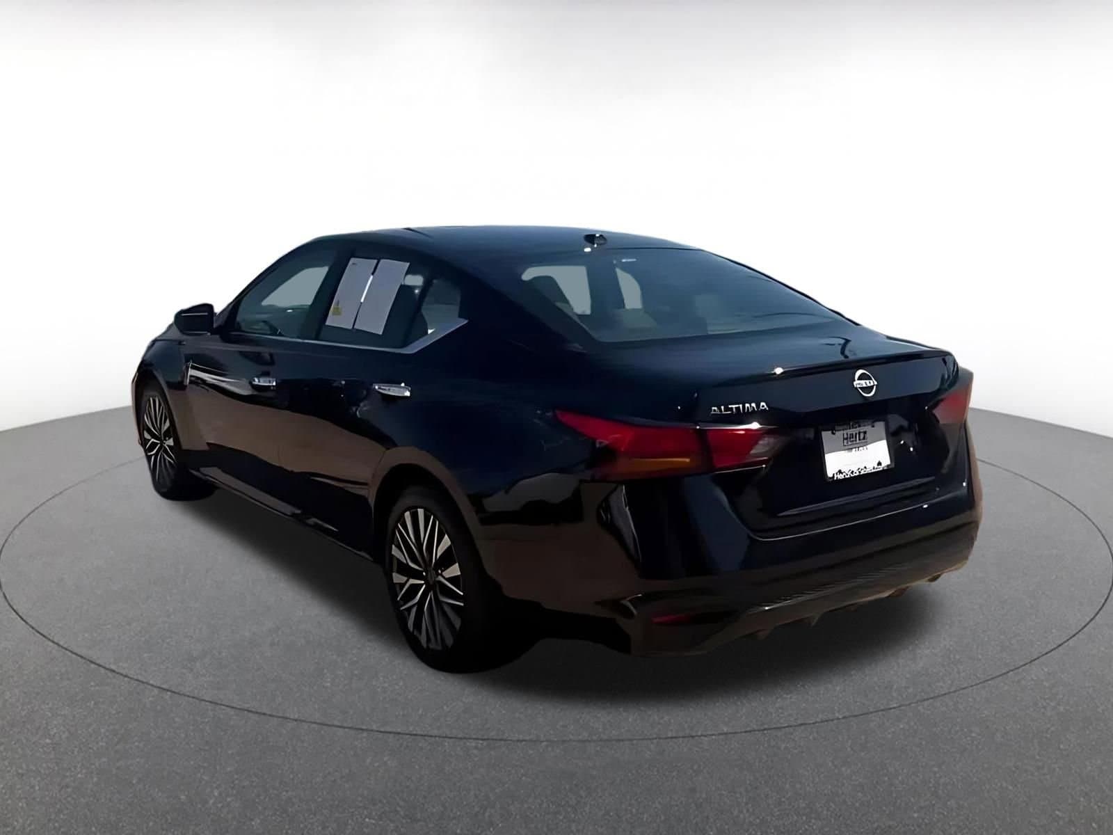 Thumbnail: 2025 Nissan Altima - 10