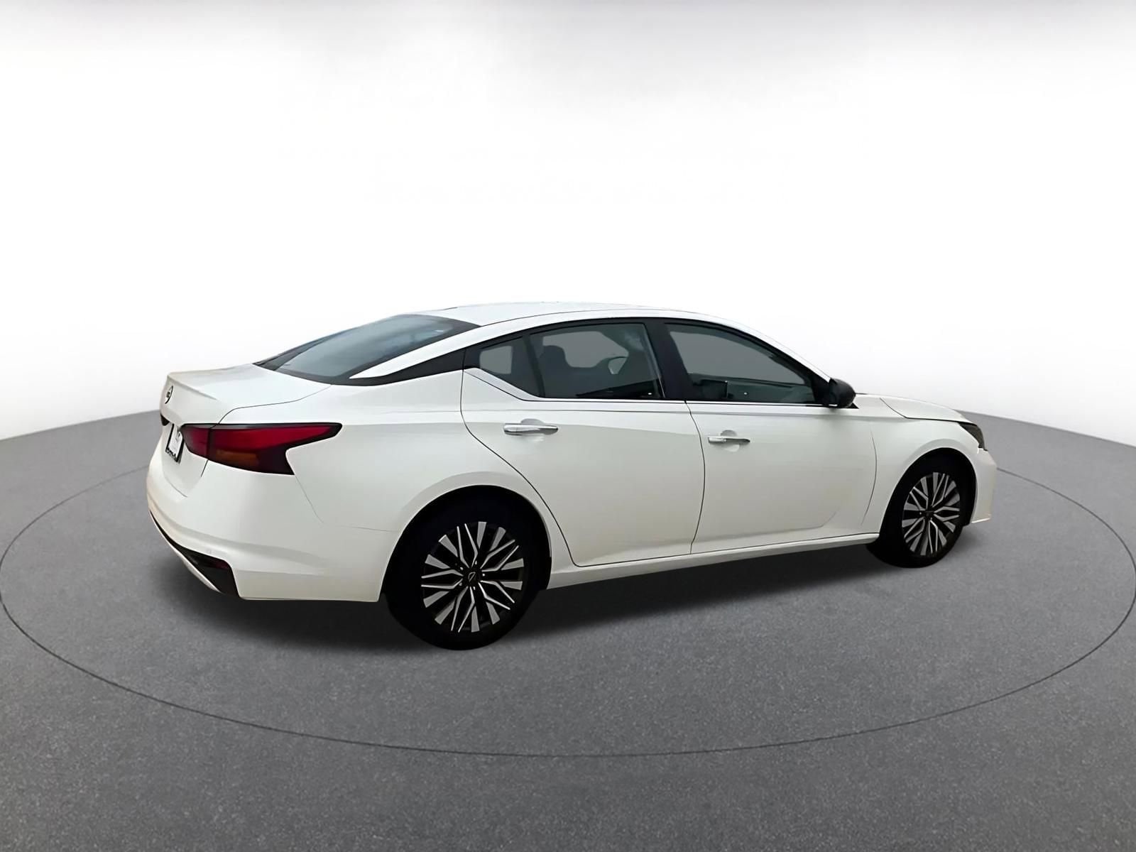 Thumbnail: 2025 Nissan Altima - 14