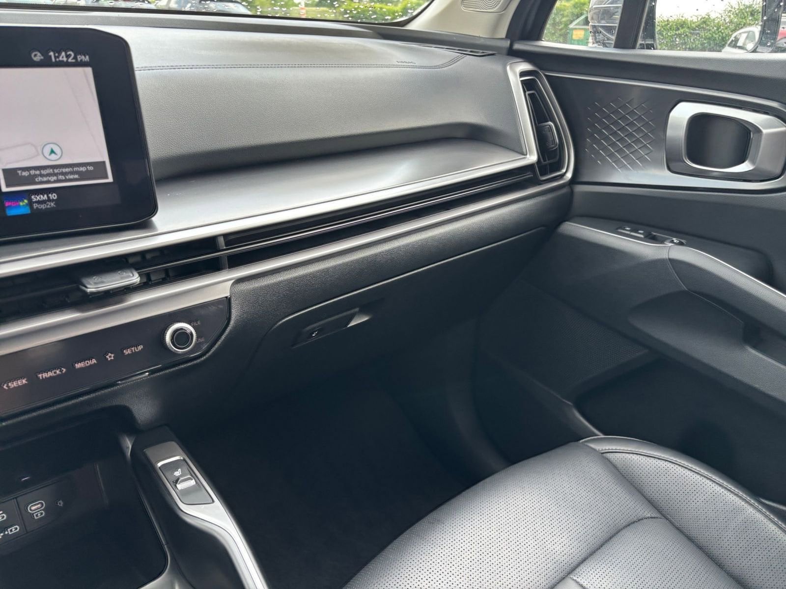 2024 Kia Sorento S 30