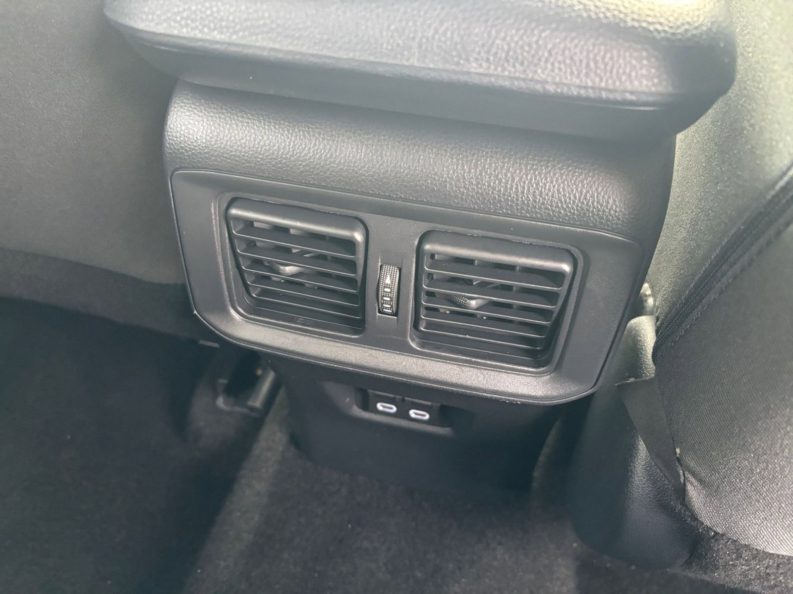 Thumbnail: 2025 Toyota RAV4 - 25