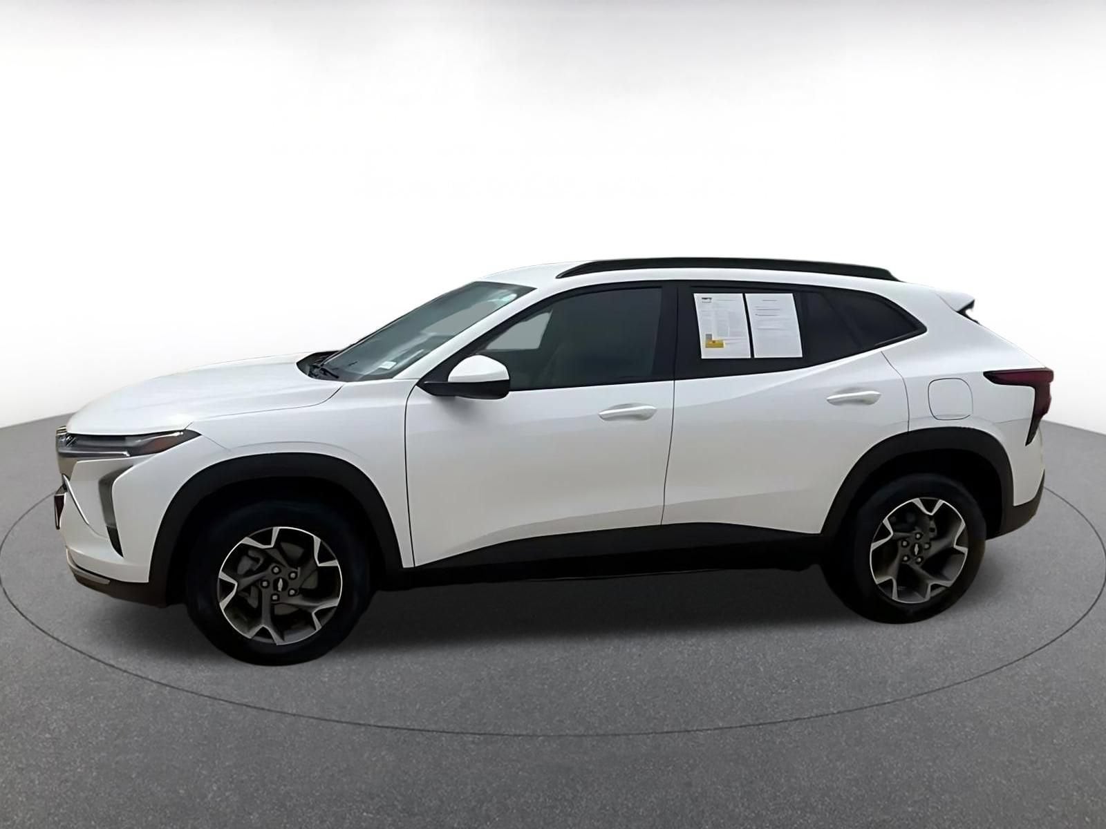 Thumbnail: 2025 Chevrolet Trax - 8