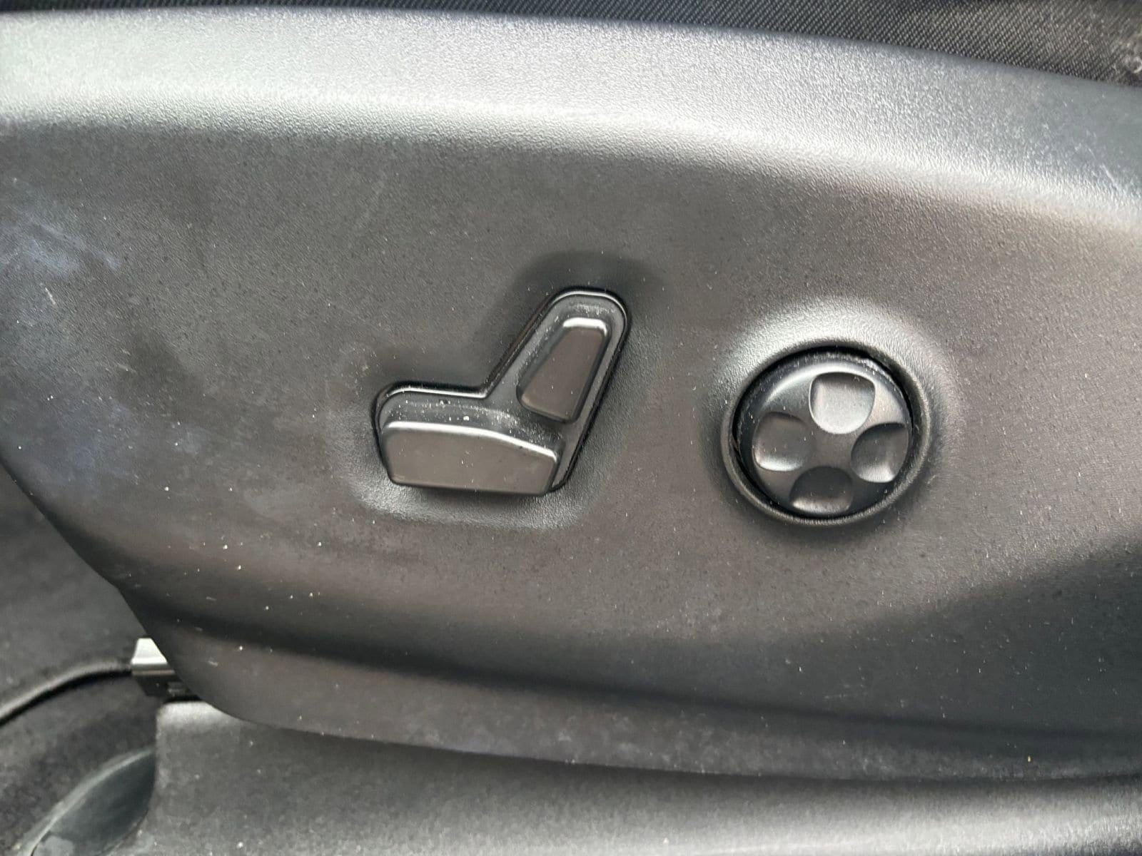 Thumbnail: 2025 Chrysler Pacifica - 23