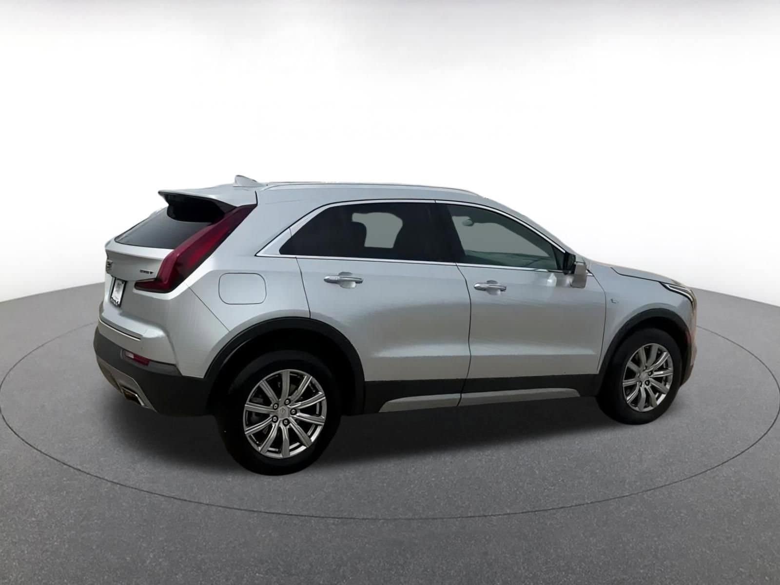Thumbnail: 2022 Cadillac XT4 - 8
