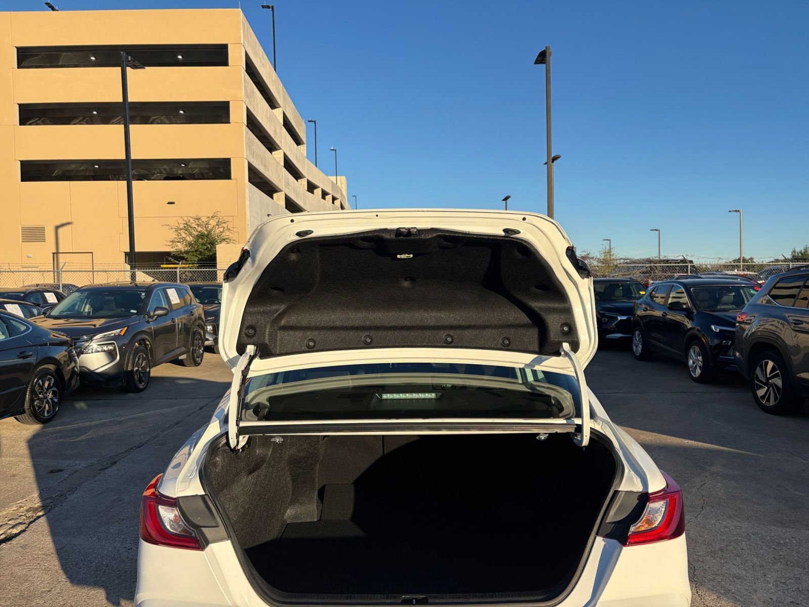 Thumbnail: 2025 Toyota Camry - 29