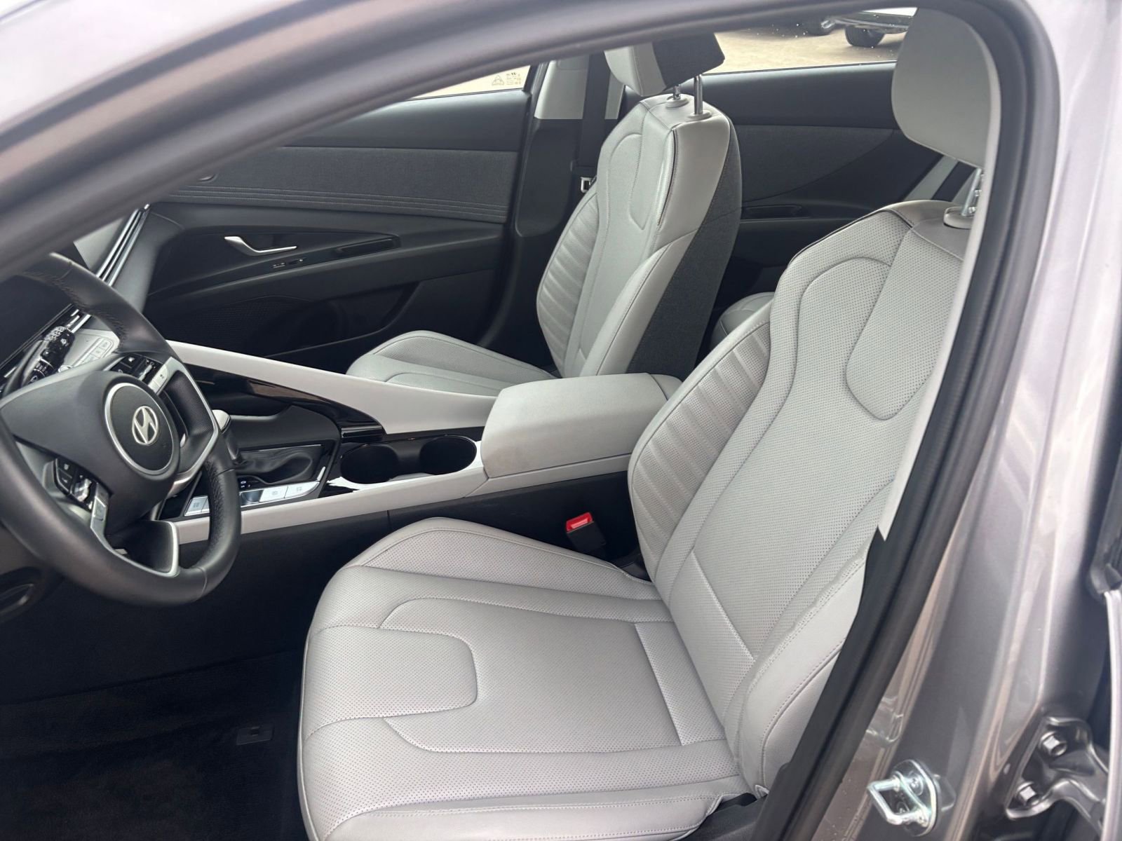 Thumbnail: 2025 Hyundai Elantra - 24