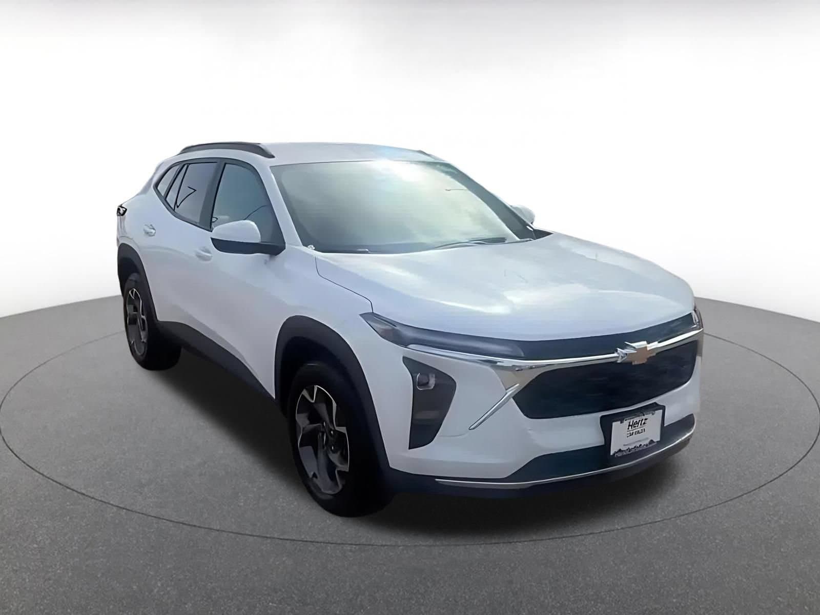 Thumbnail: 2025 Chevrolet Trax - 3