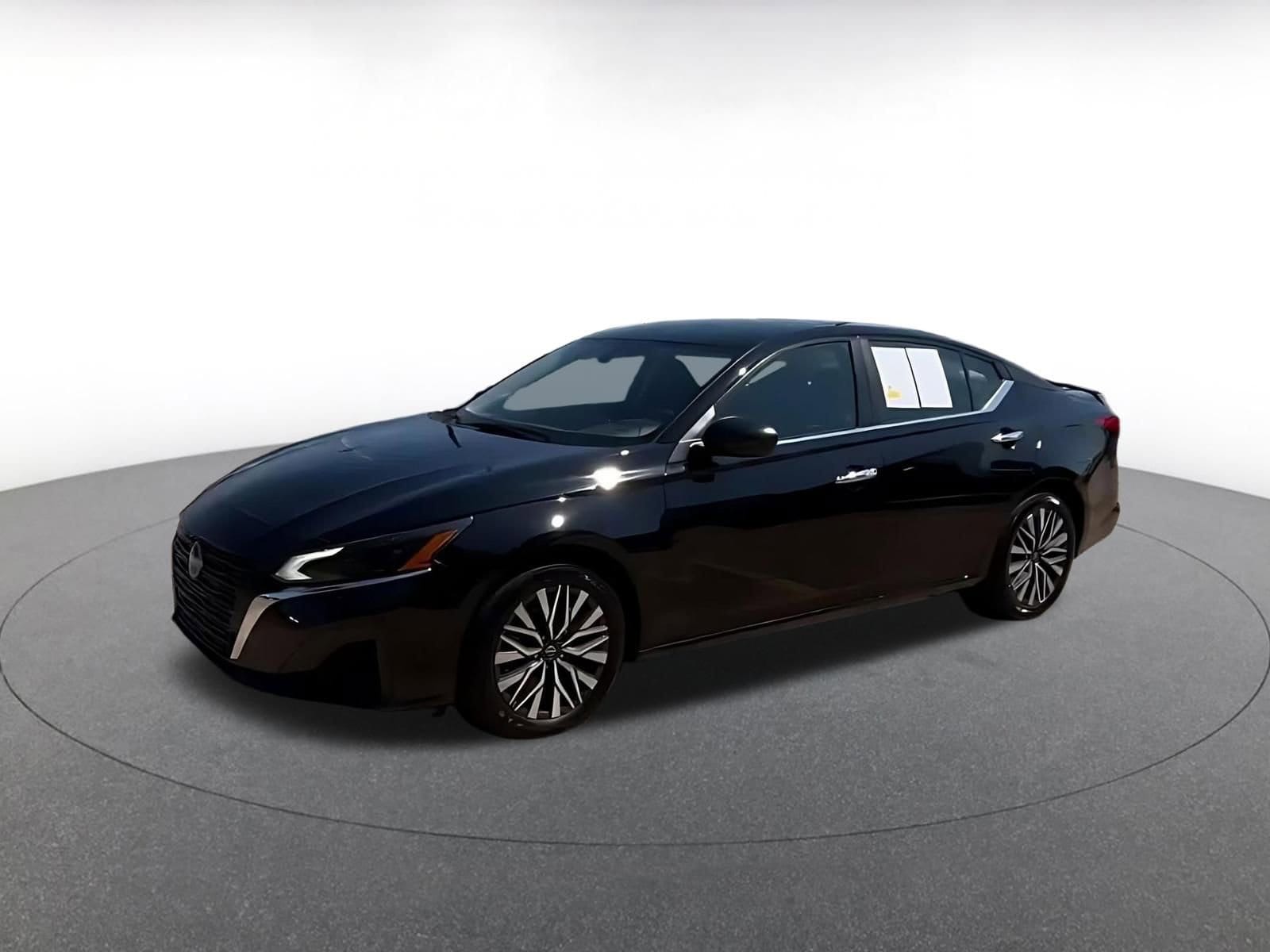 Thumbnail: 2025 Nissan Altima - 8
