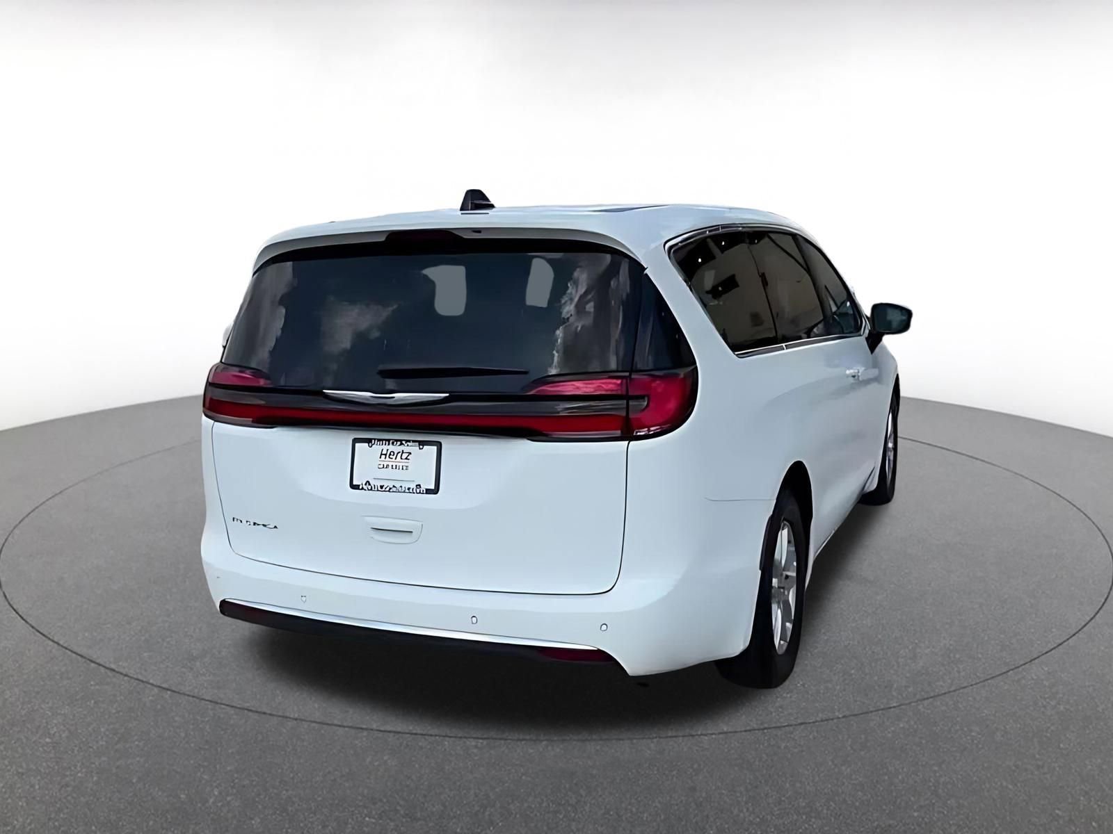 Thumbnail: 2025 Chrysler Pacifica - 14