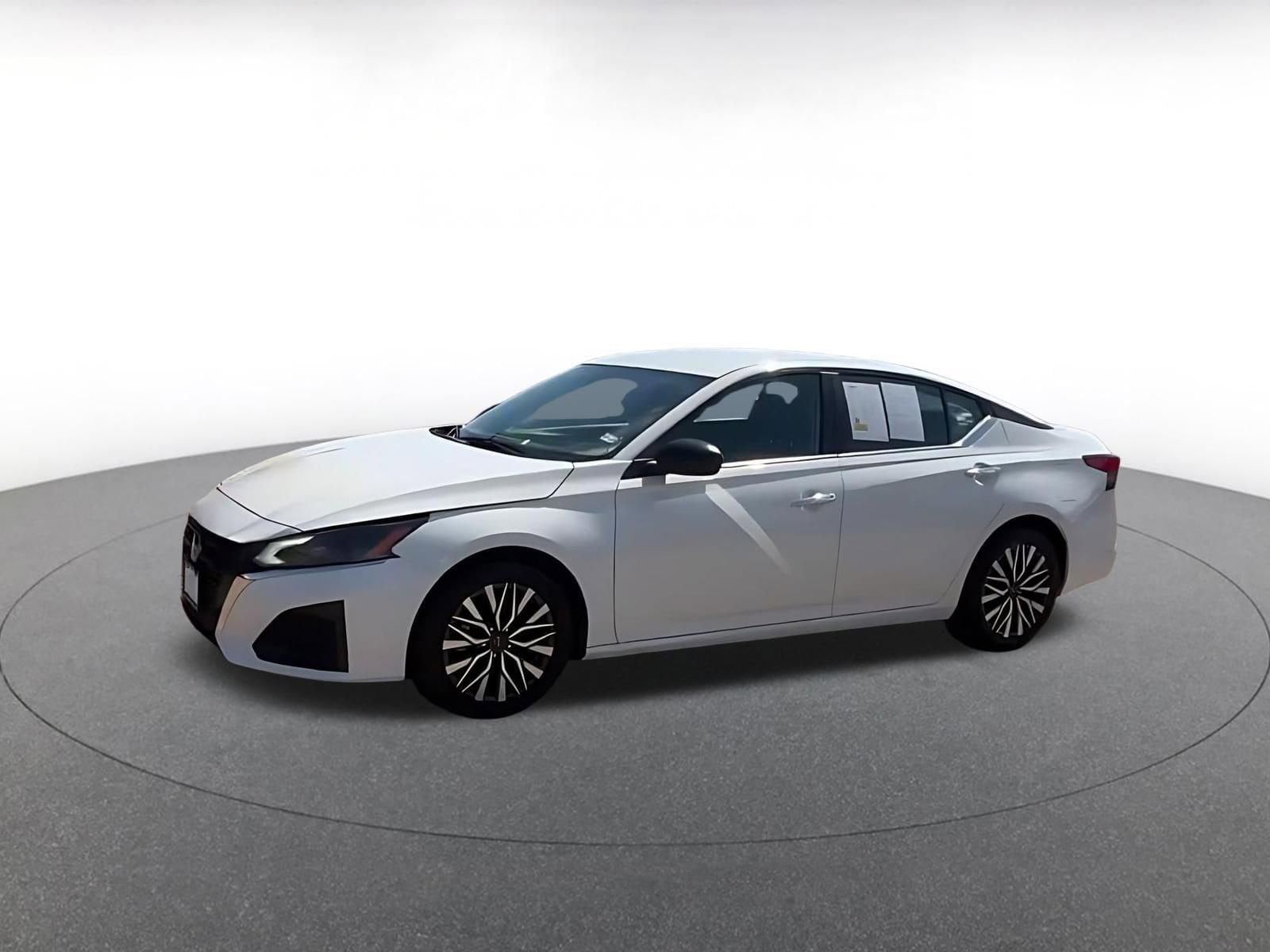 Thumbnail: 2025 Nissan Altima - 8