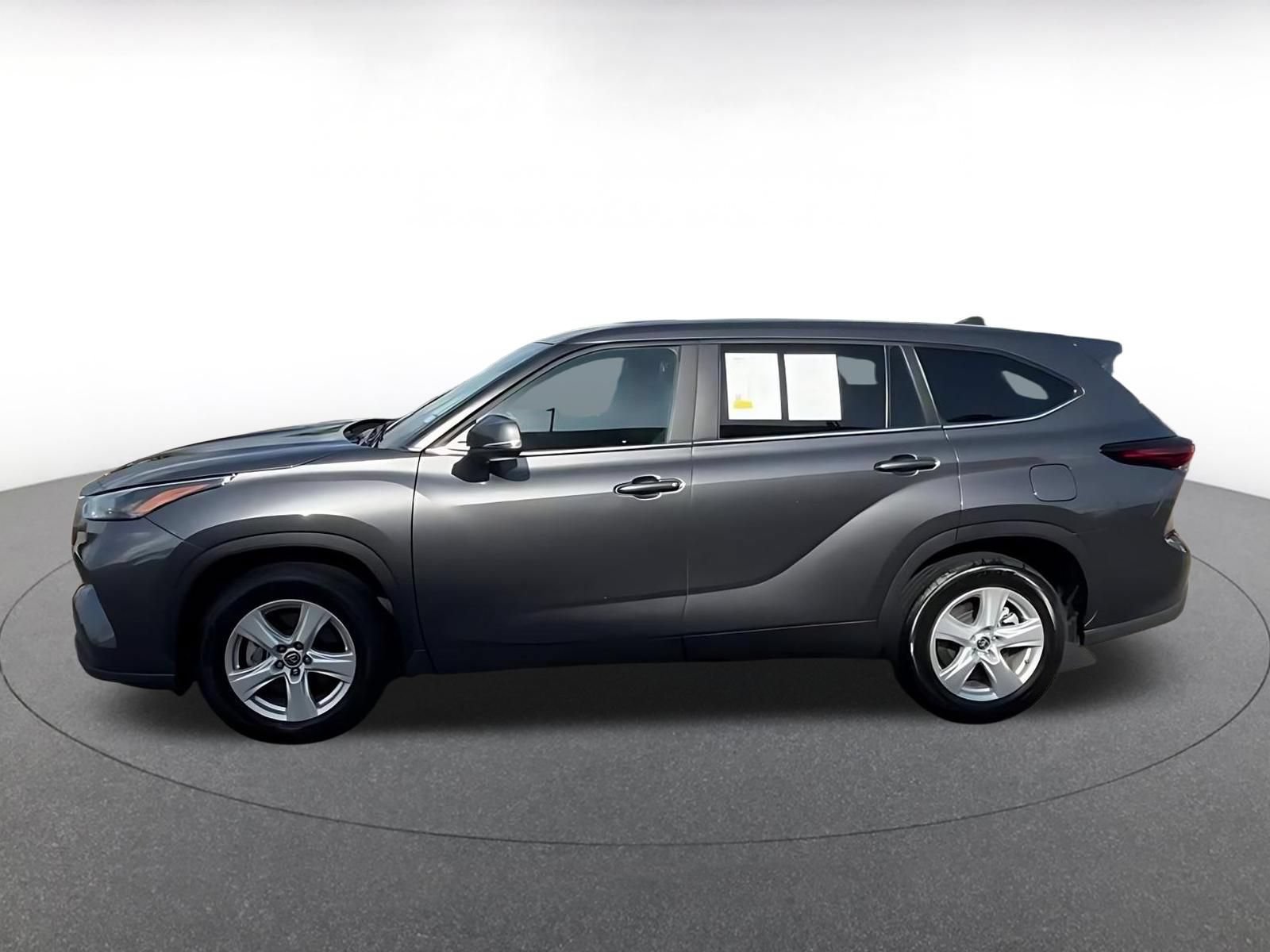 Thumbnail: 2025 Toyota Highlander - 9