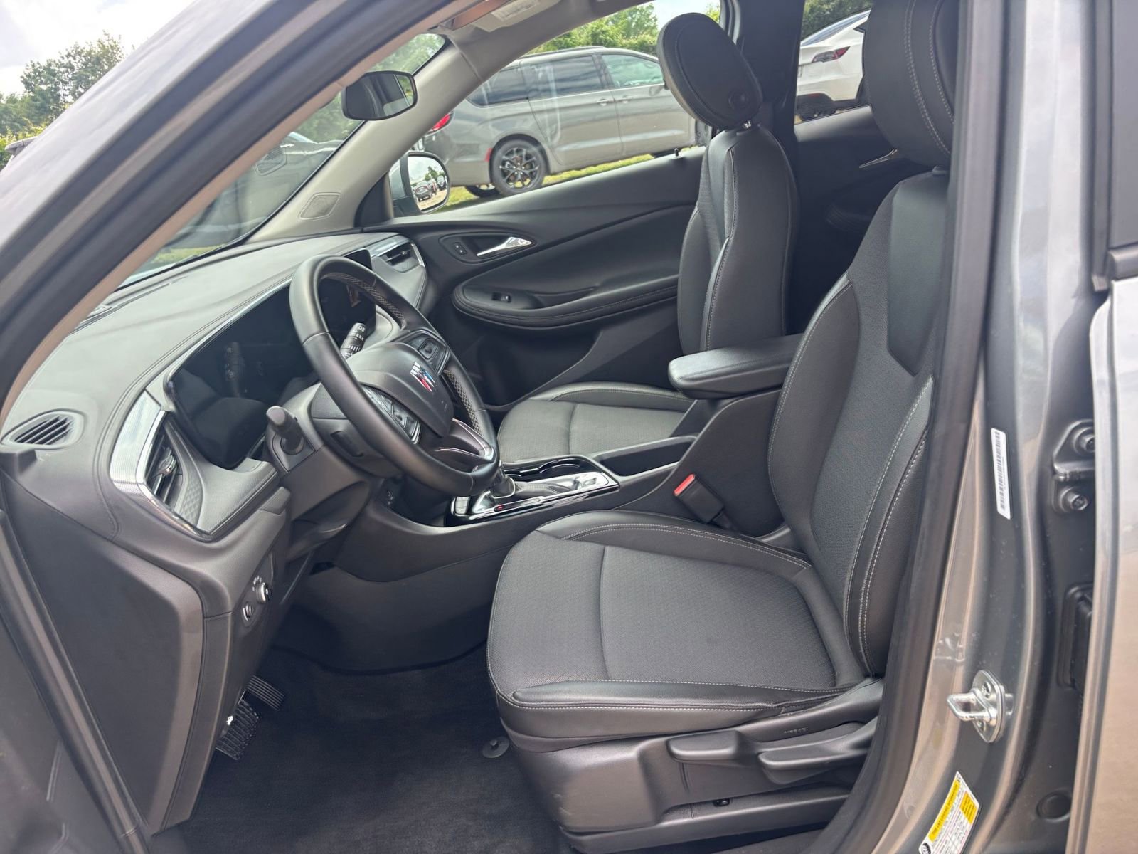 Thumbnail: 2025 Buick Encore GX - 25
