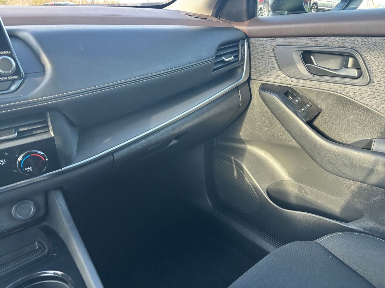 Thumbnail: 2023 Nissan Rogue - 34