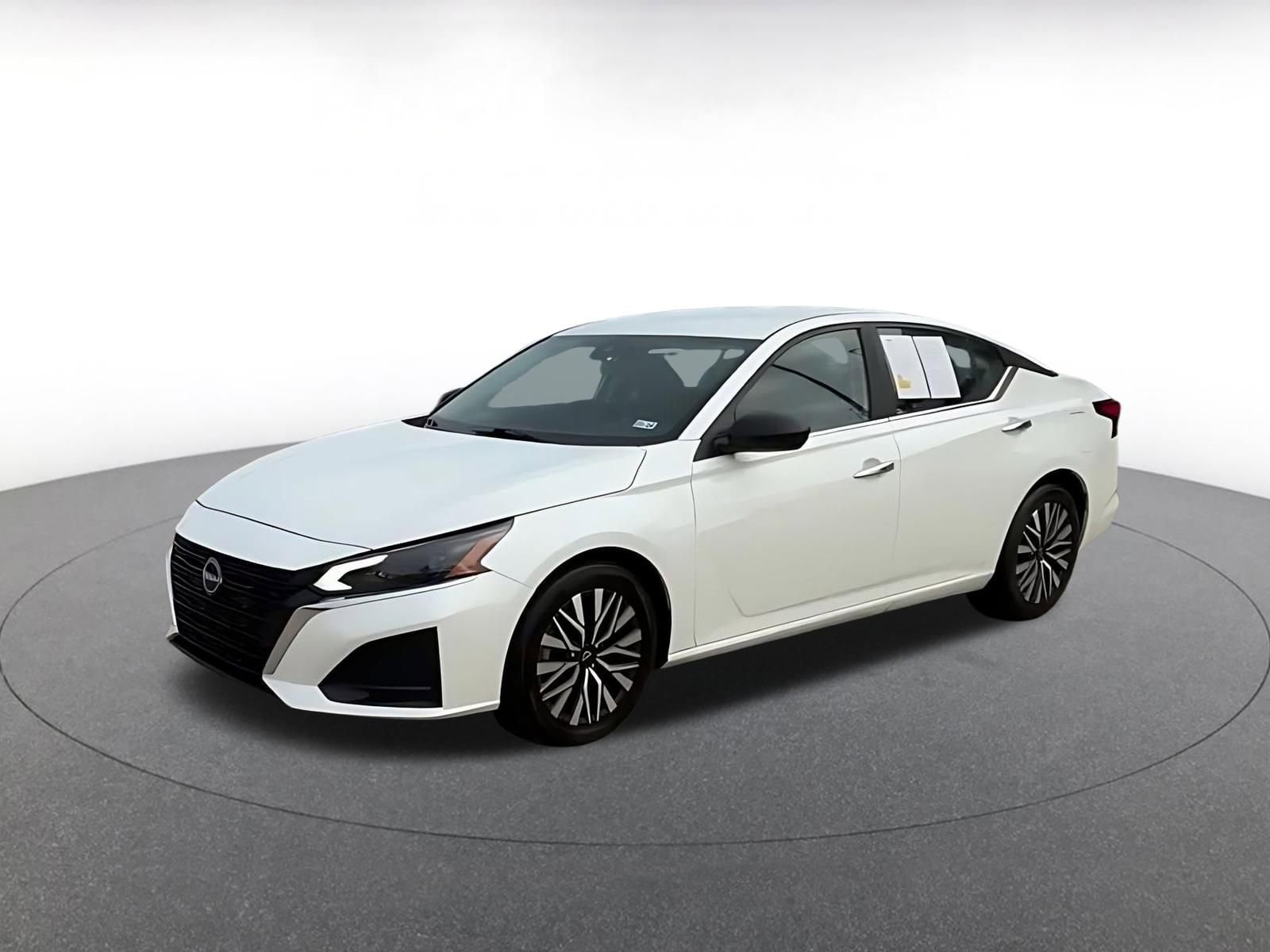 Thumbnail: 2024 Nissan Altima - 8