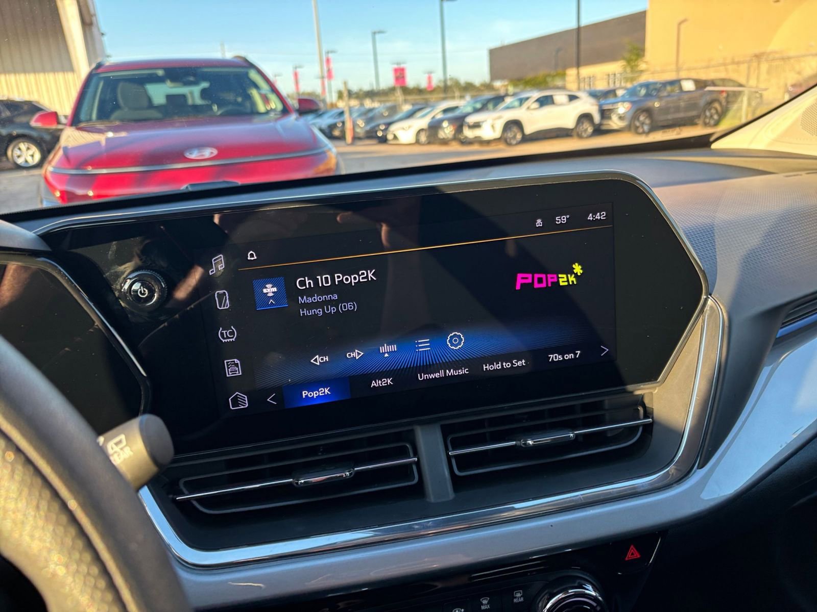 Thumbnail: 2025 Chevrolet Trax - 21