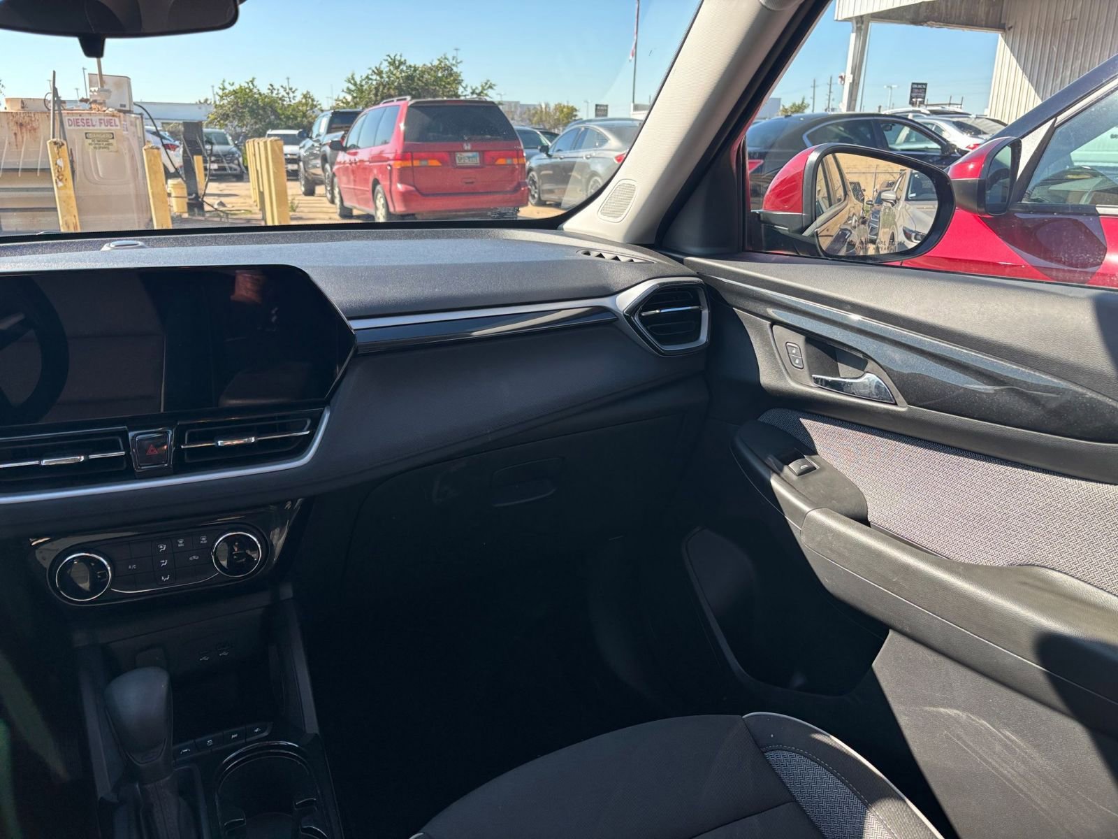 Thumbnail: 2025 Chevrolet TrailBlazer - 33