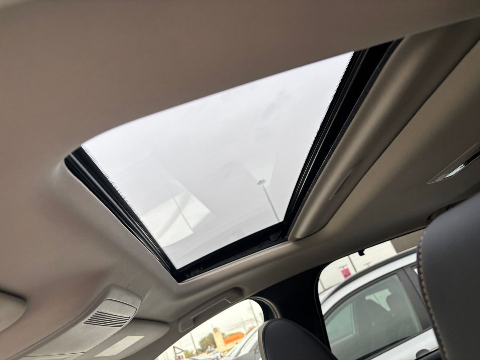 Thumbnail: 2025 Mazda CX-70 - 30