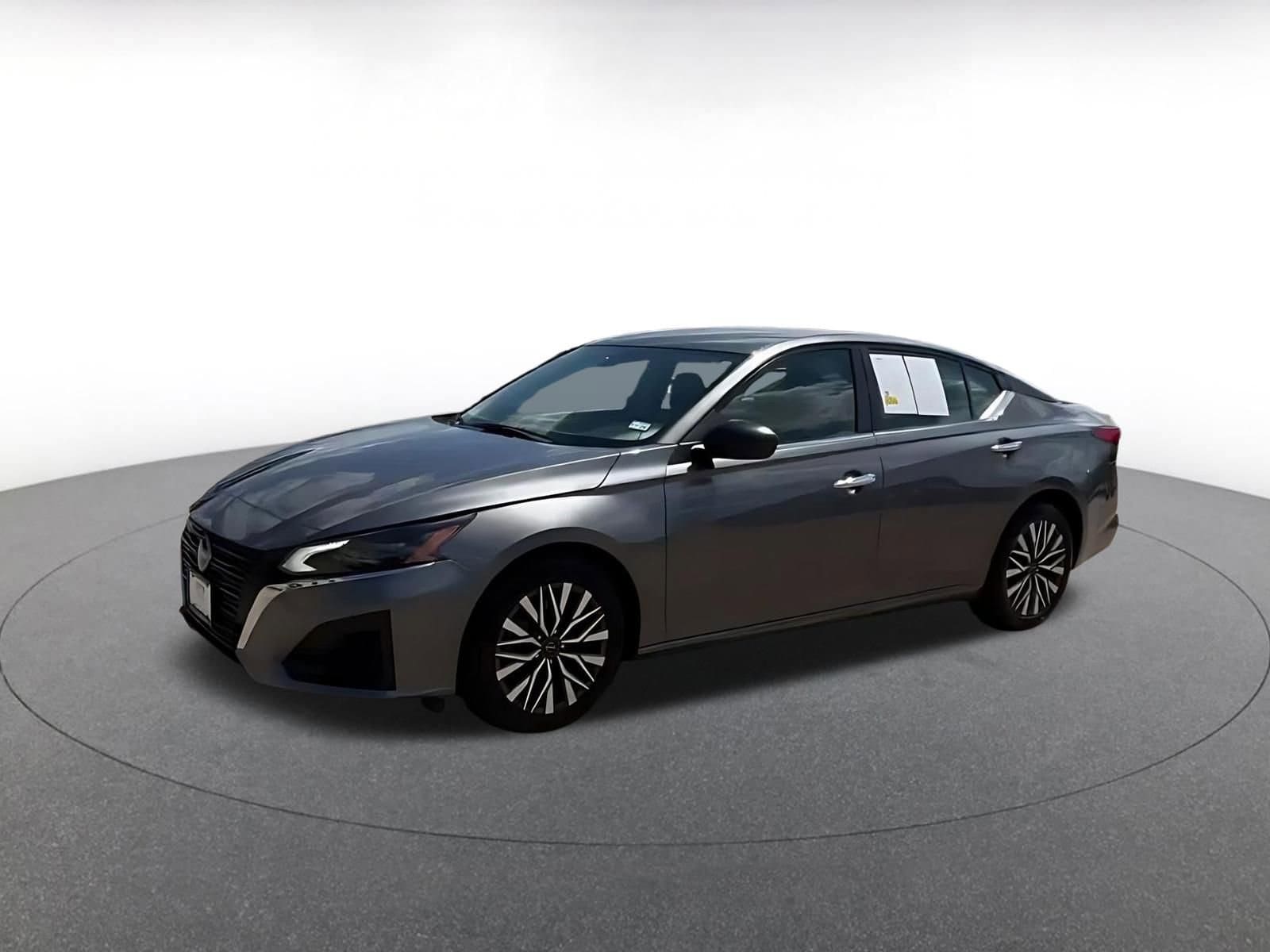Thumbnail: 2025 Nissan Altima - 9