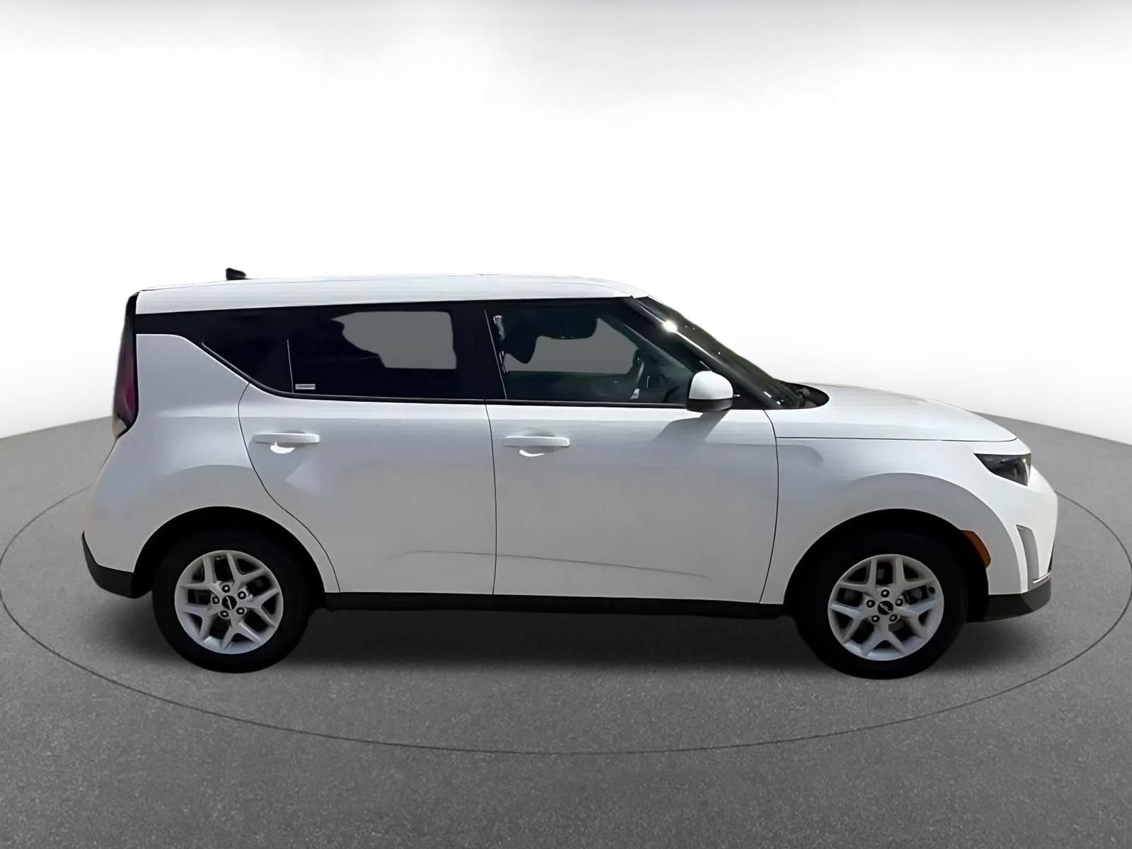Thumbnail: 2025 Kia Soul - 16