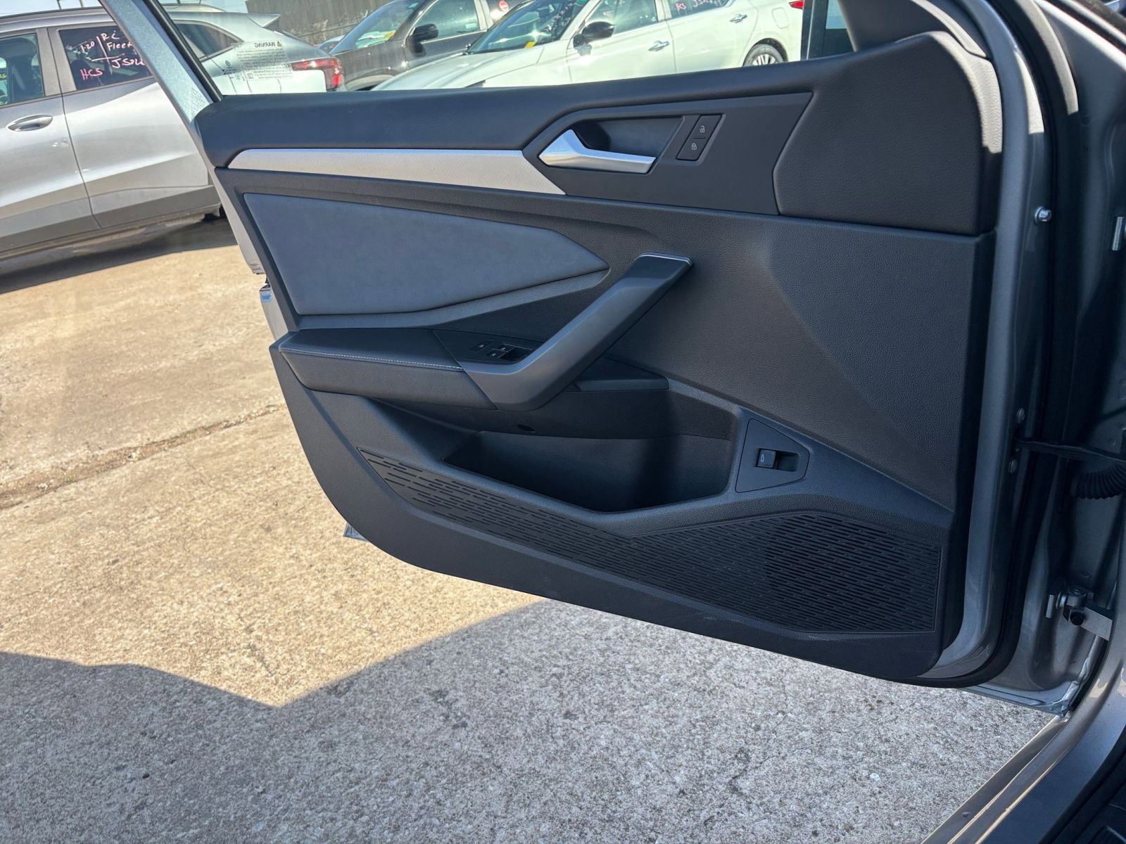 Thumbnail: 2025 Volkswagen Jetta - 18