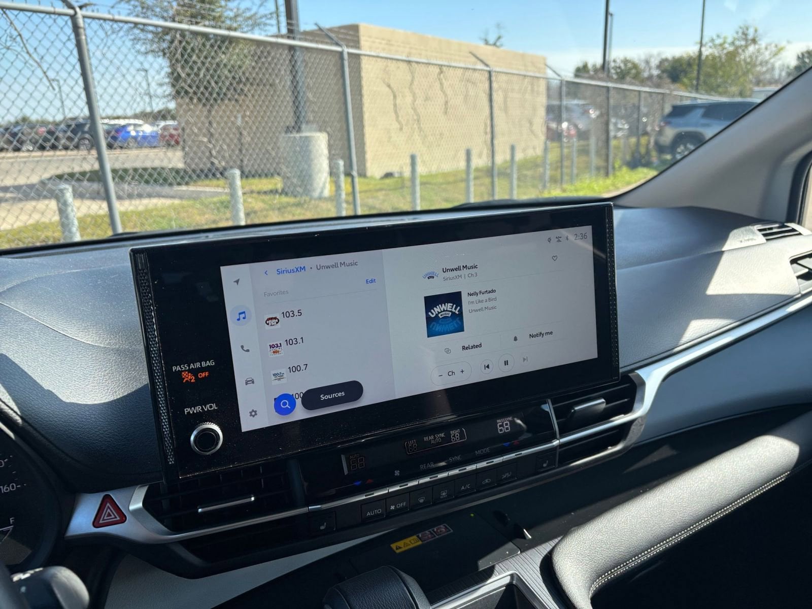 Thumbnail: 2025 Toyota Sienna - 22