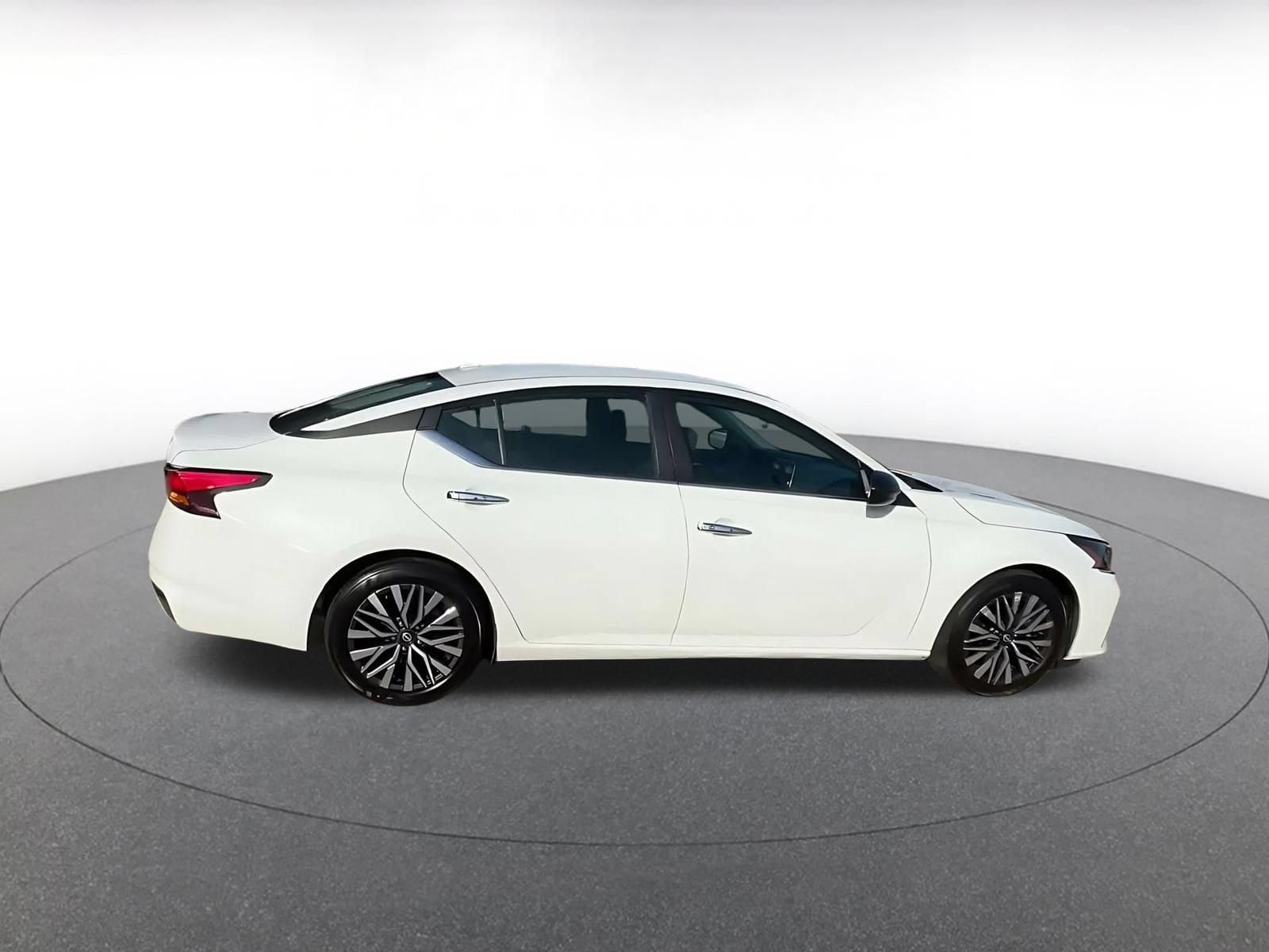 Thumbnail: 2025 Nissan Altima - 13