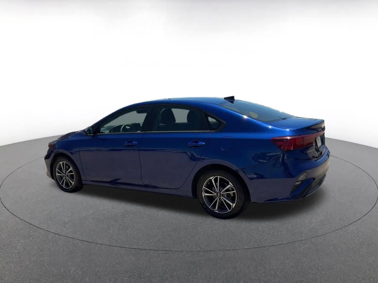 Thumbnail: 2023 Kia Forte - 8