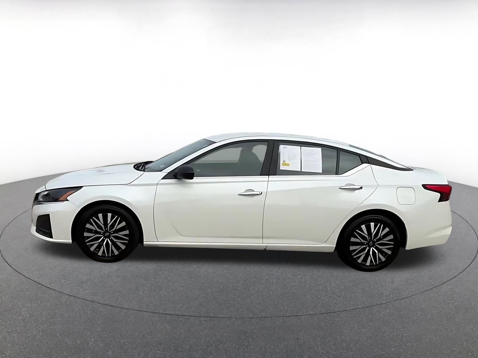 Thumbnail: 2024 Nissan Altima - 9