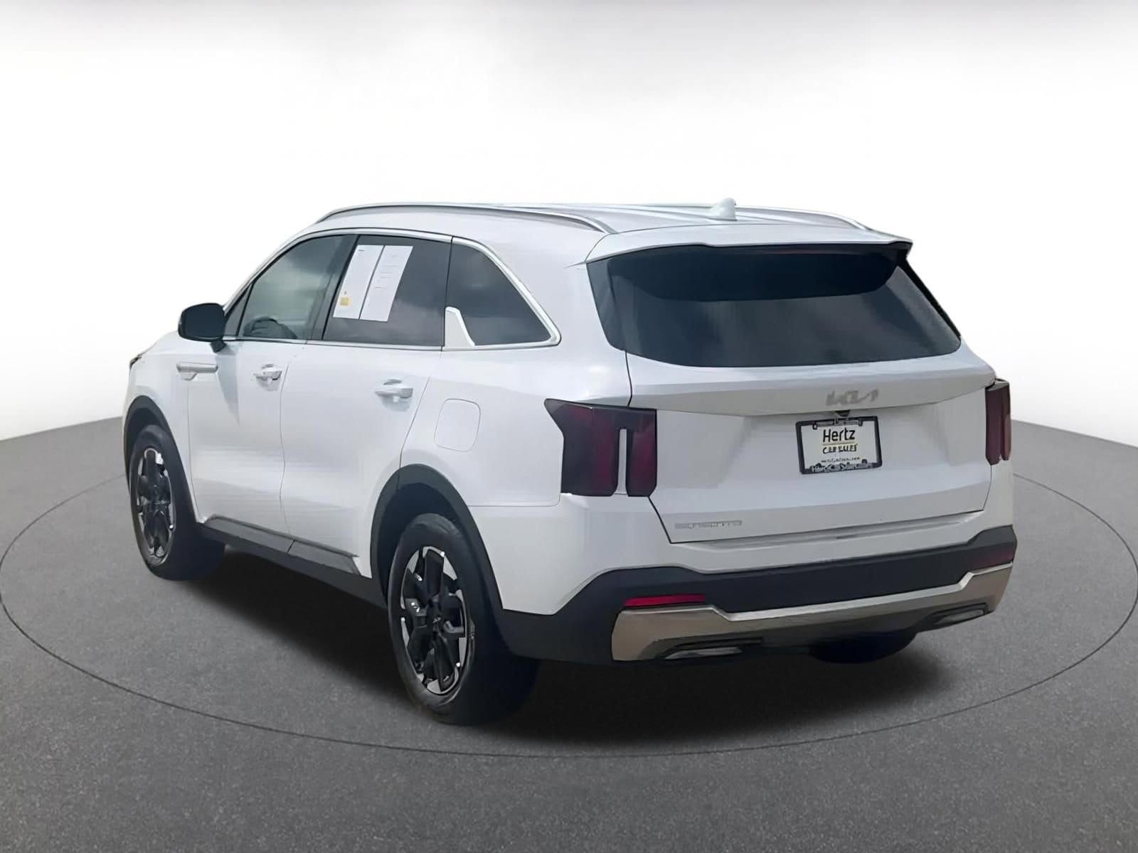 2024 Kia Sorento S 9