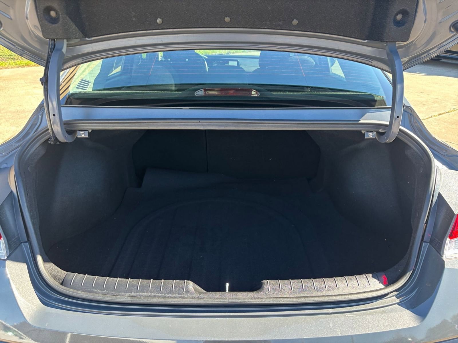 Thumbnail: 2025 Hyundai Elantra - 32