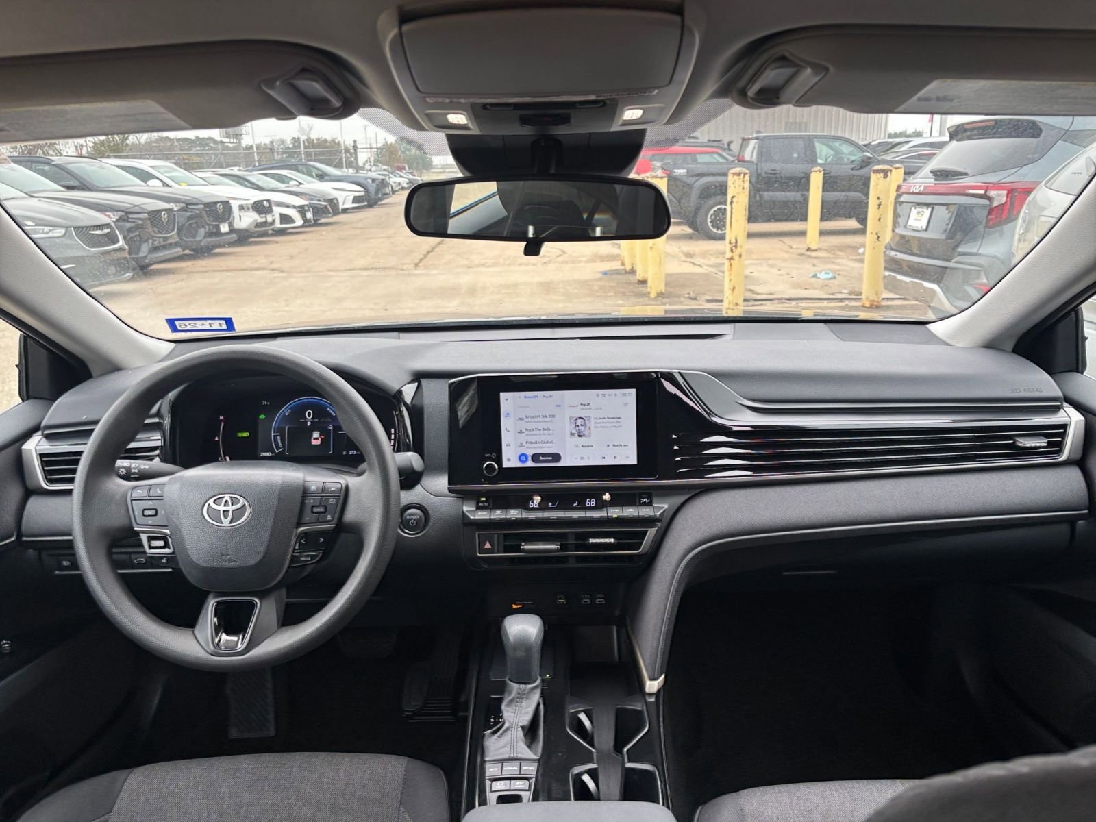 Thumbnail: 2025 Toyota Camry - 32