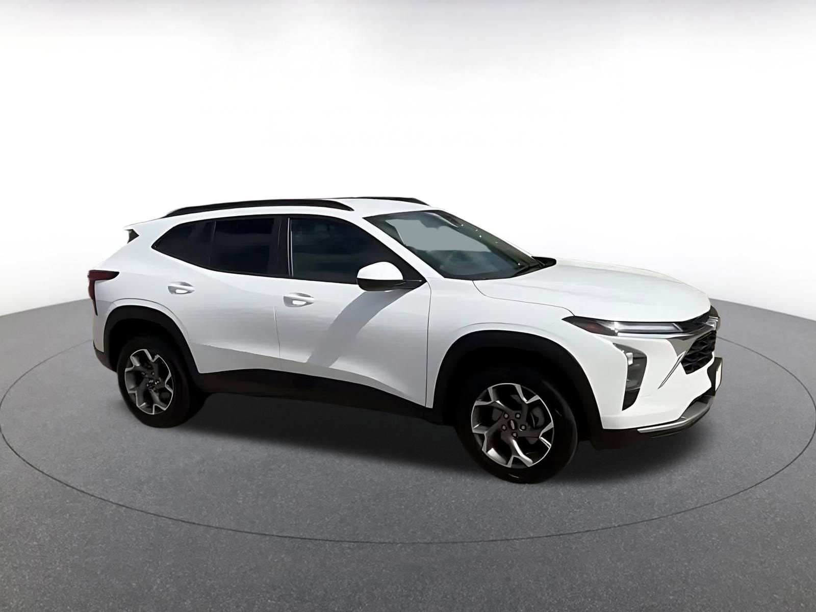 Thumbnail: 2025 Chevrolet Trax - 2