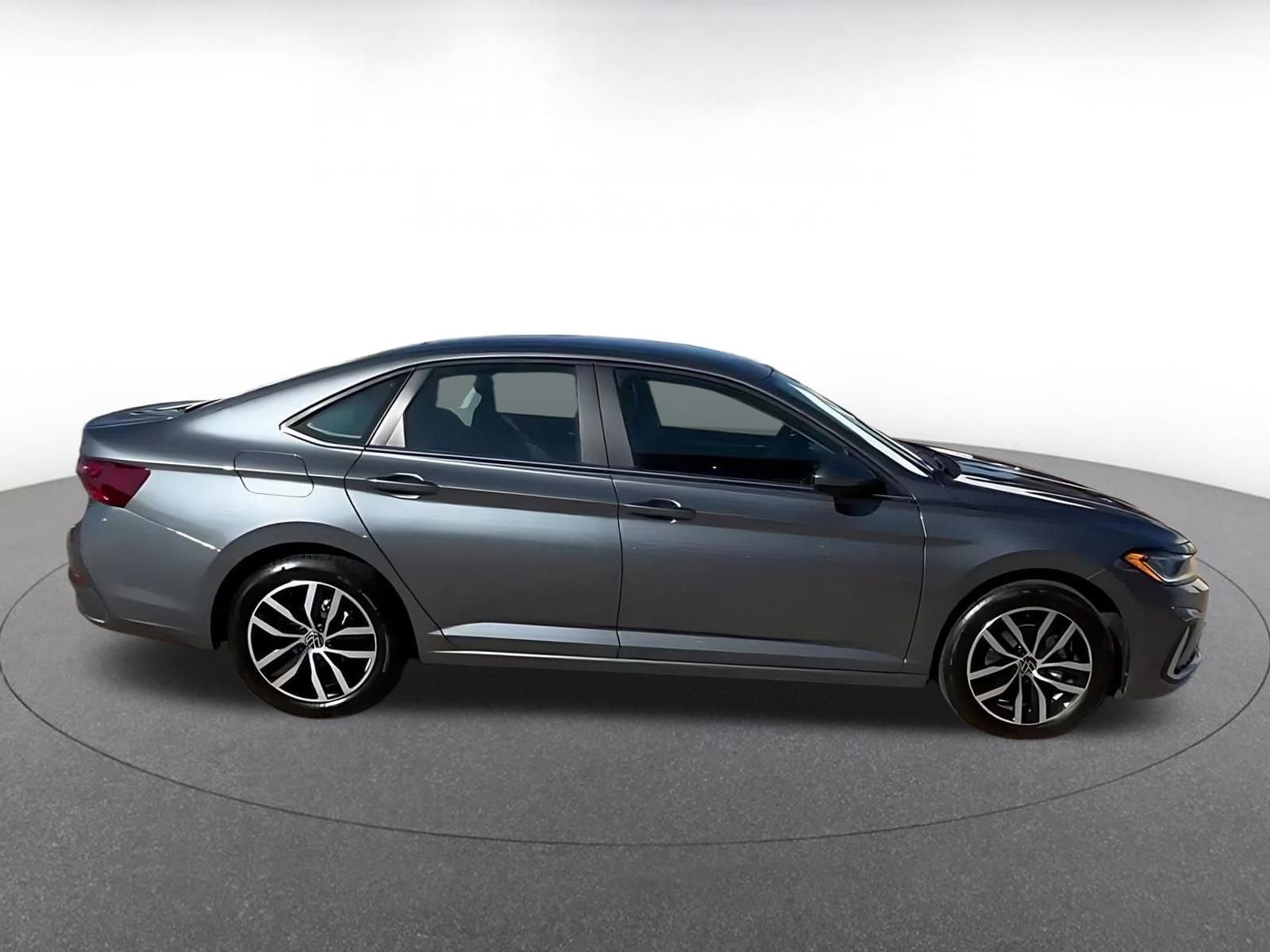 Thumbnail: 2025 Volkswagen Jetta - 15