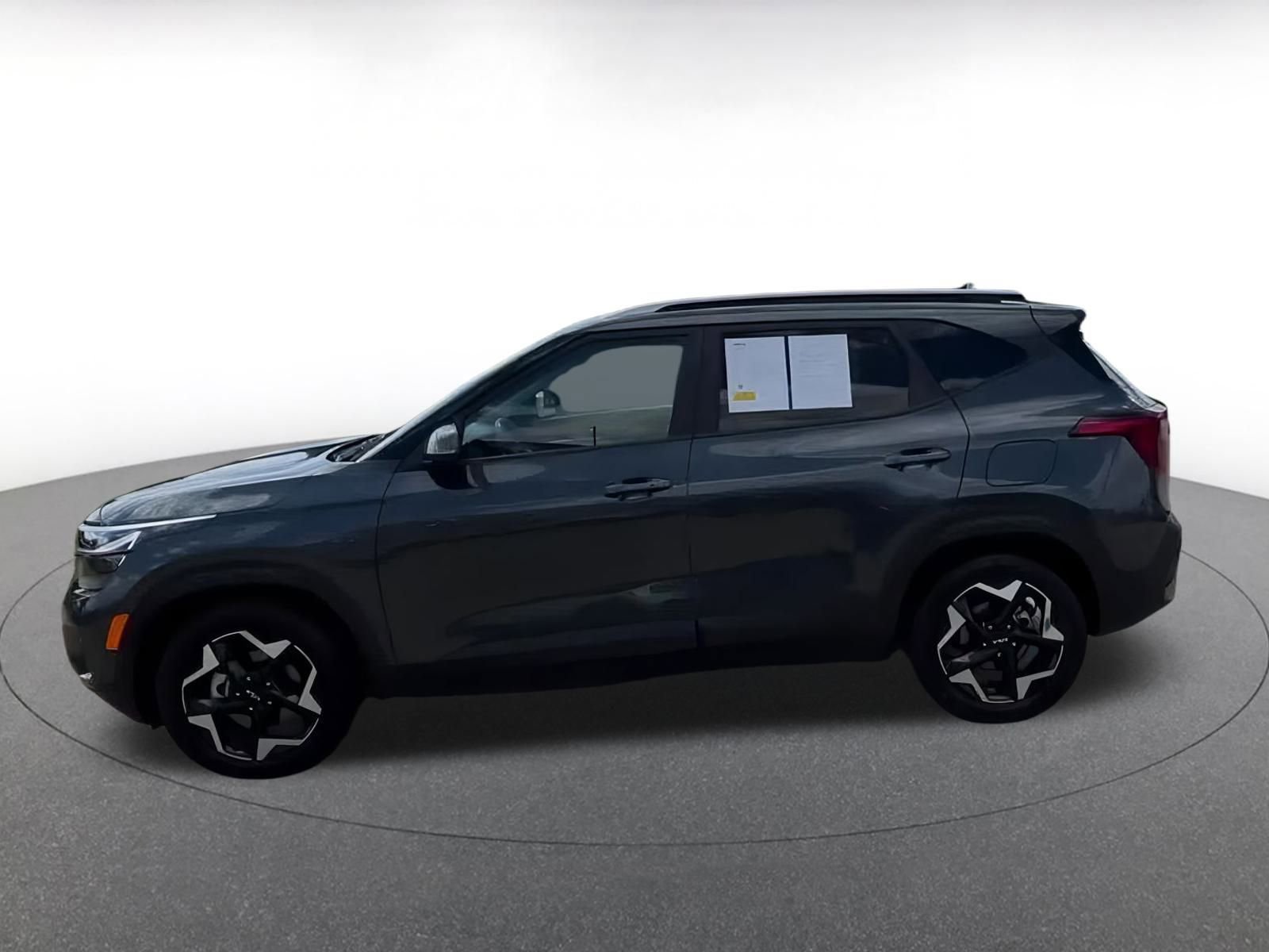 Thumbnail: 2025 Kia Seltos - 10