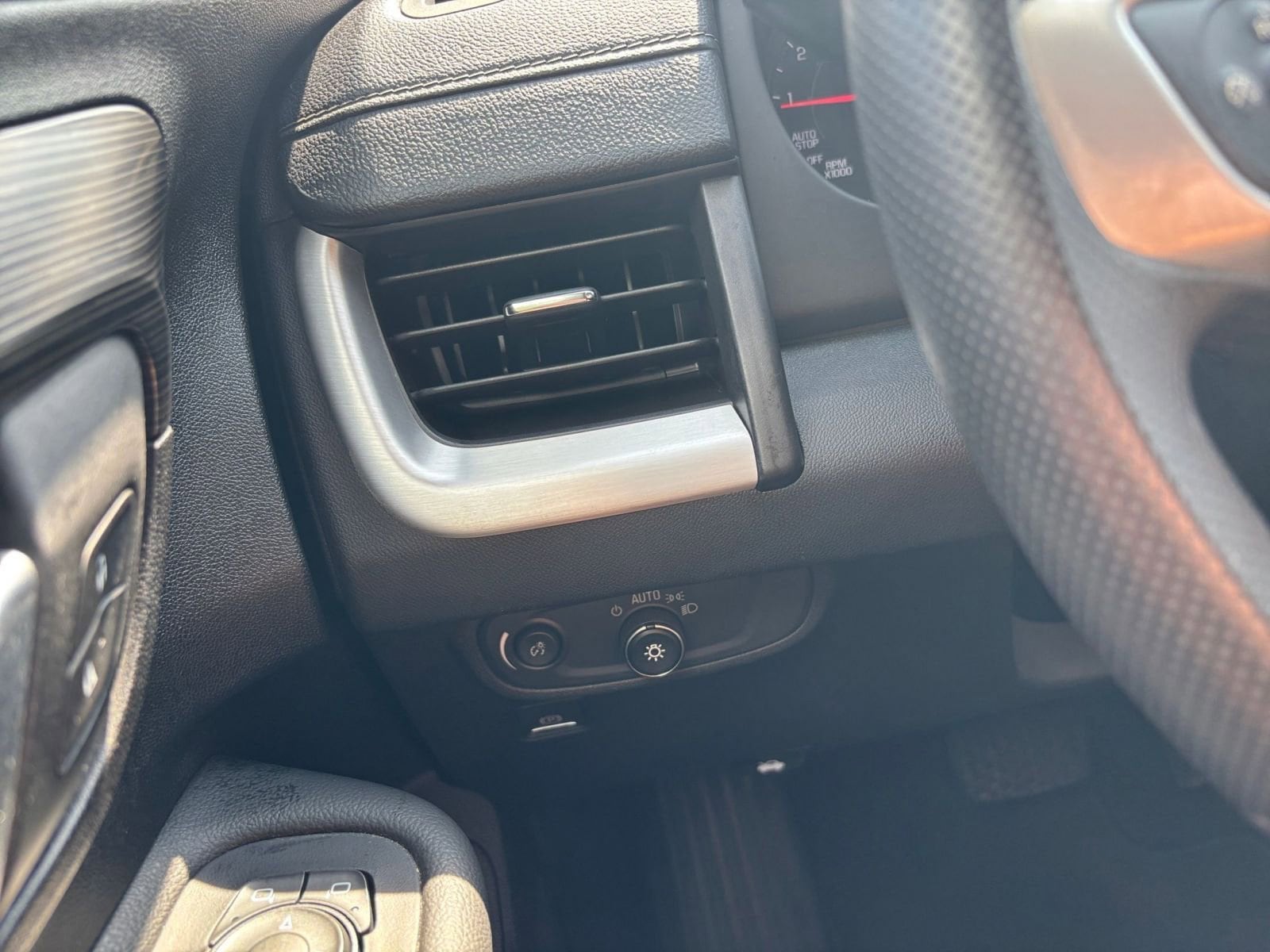 Thumbnail: 2024 GMC Terrain - 33