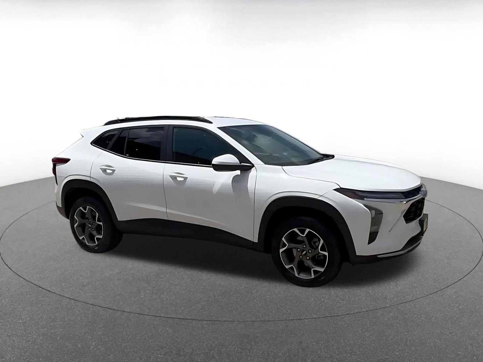 Thumbnail: 2025 Chevrolet Trax - 2