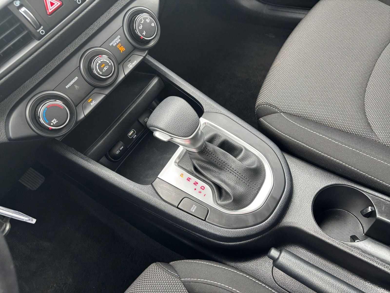2024 Kia Forte LXS 34