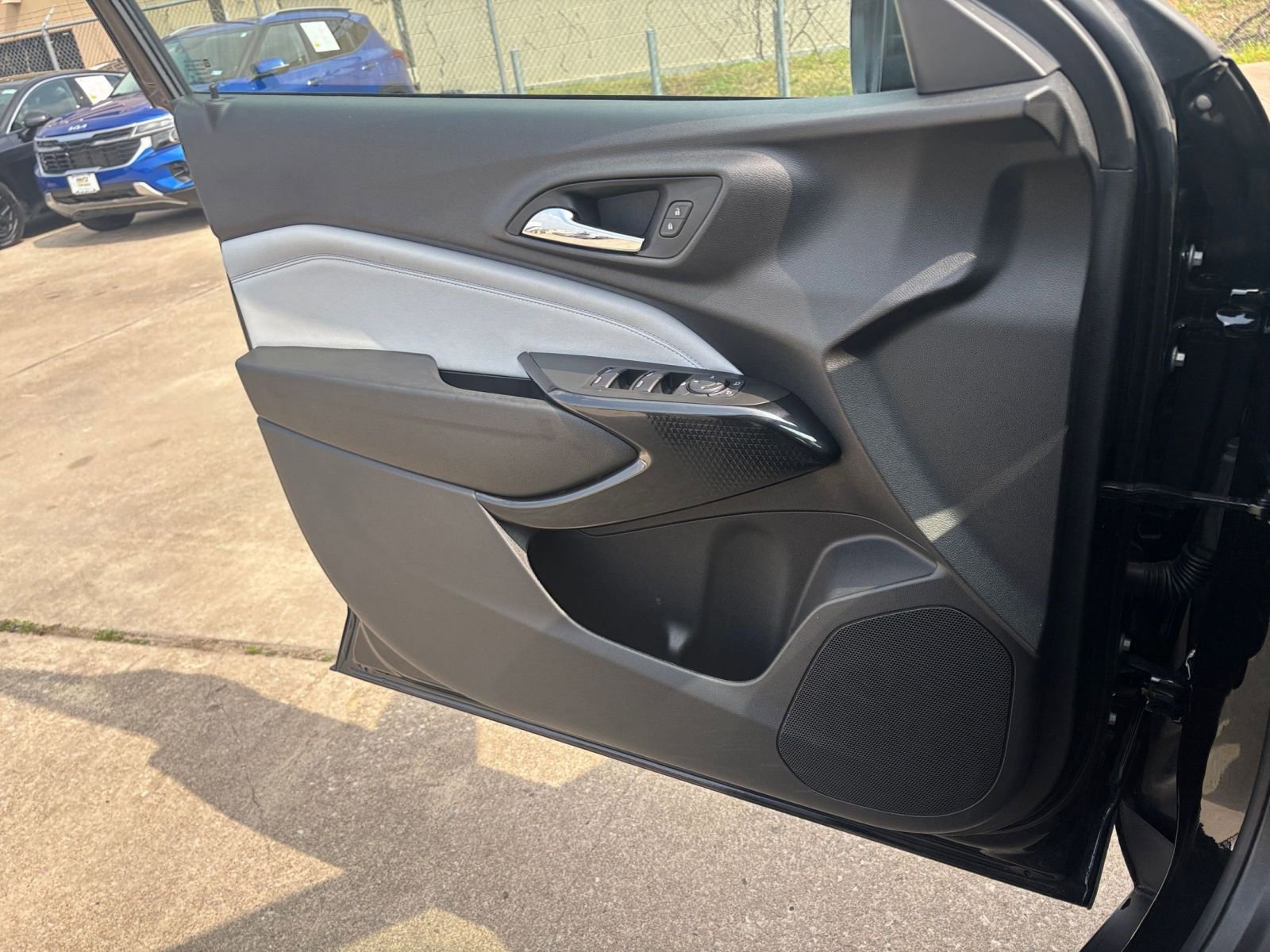 Thumbnail: 2025 Chevrolet Trax - 18