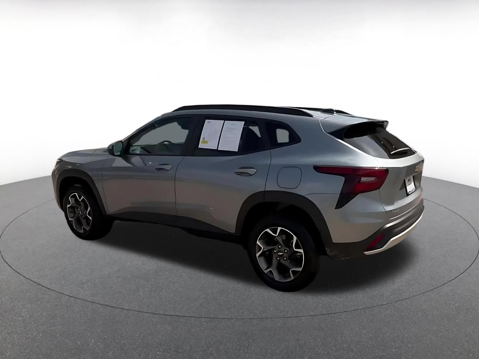 Thumbnail: 2025 Chevrolet Trax - 8