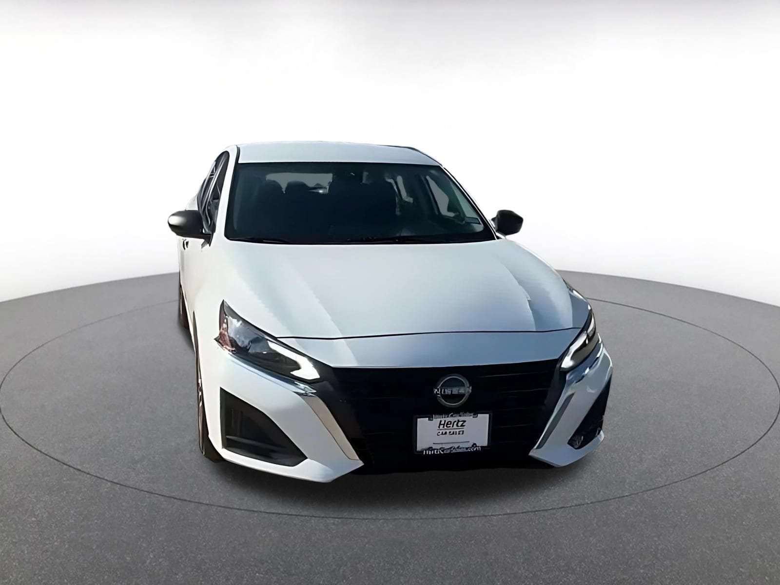 Thumbnail: 2025 Nissan Altima - 4