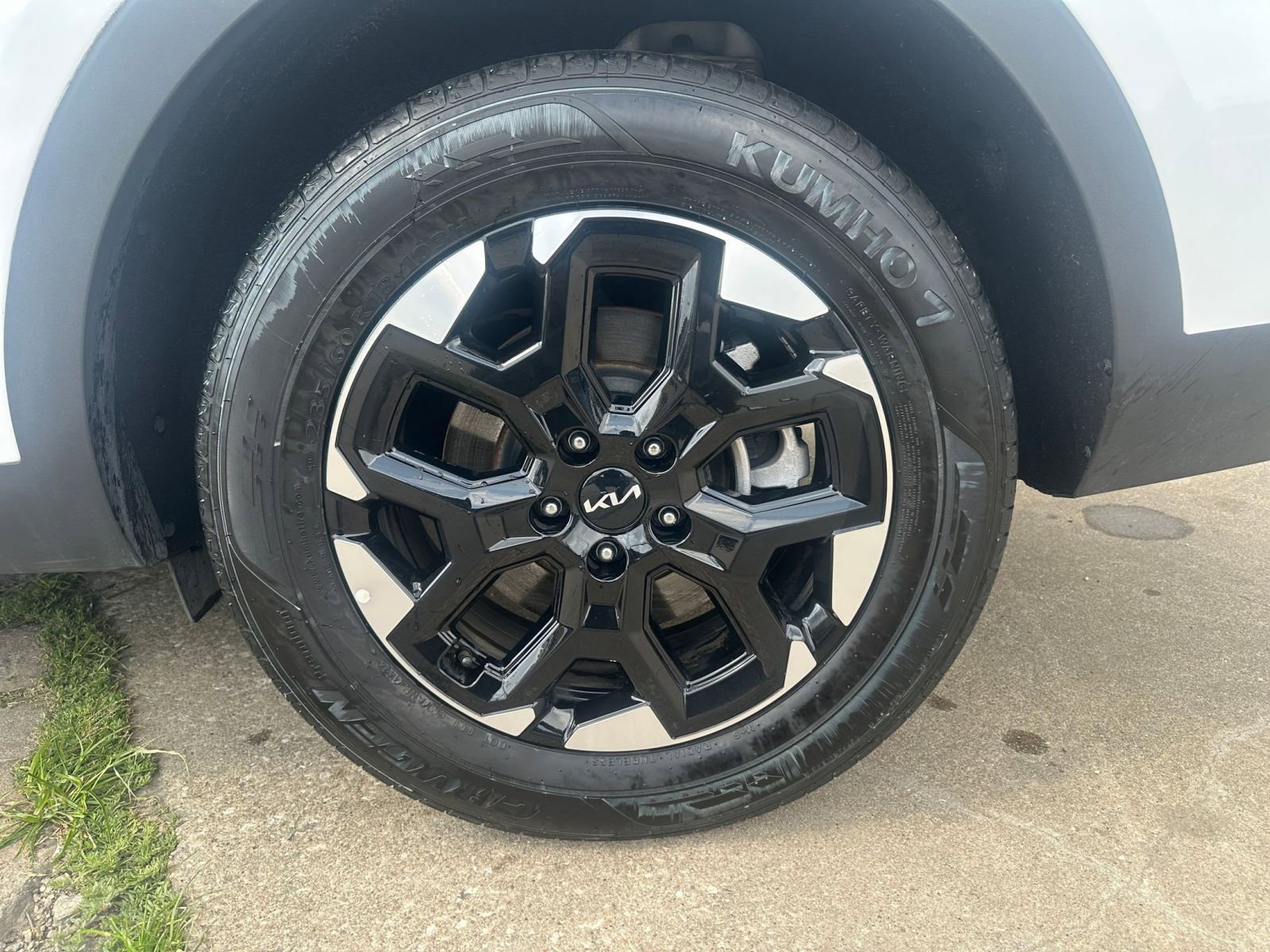 2024 Kia Sorento S 25