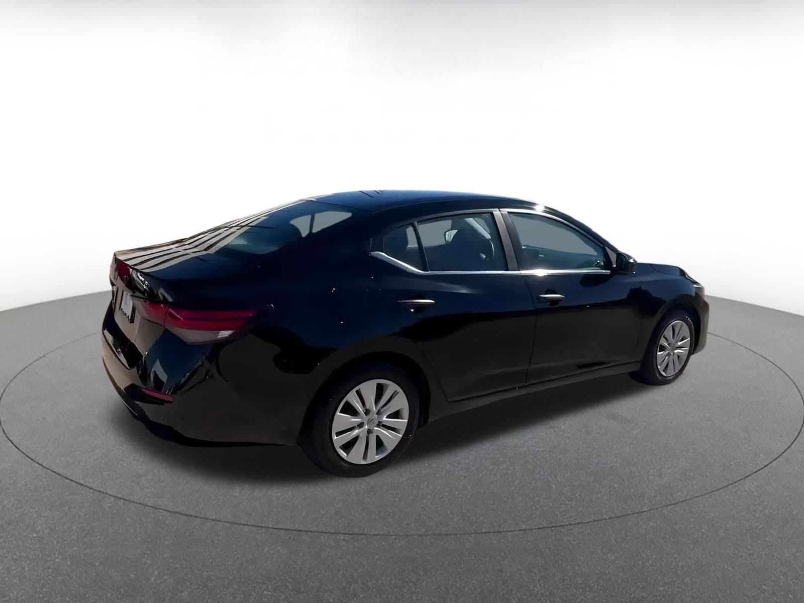 Thumbnail: 2025 Nissan Sentra - 15