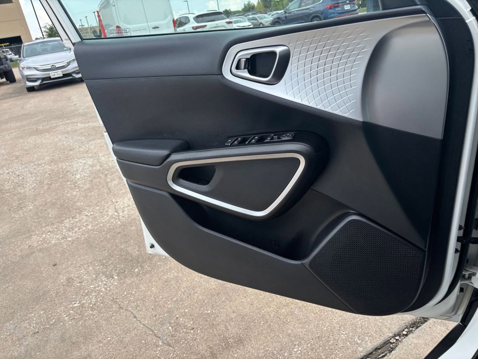 Thumbnail: 2023 Kia Soul - 20