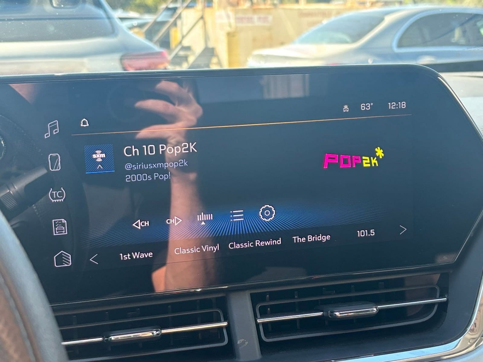 Thumbnail: 2025 Chevrolet Trax - 21