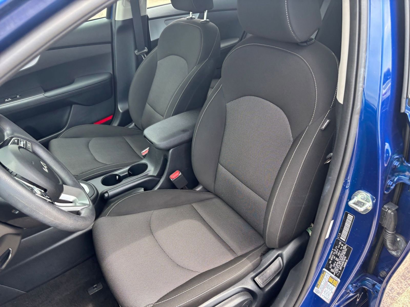 2024 Kia Forte LXS 29