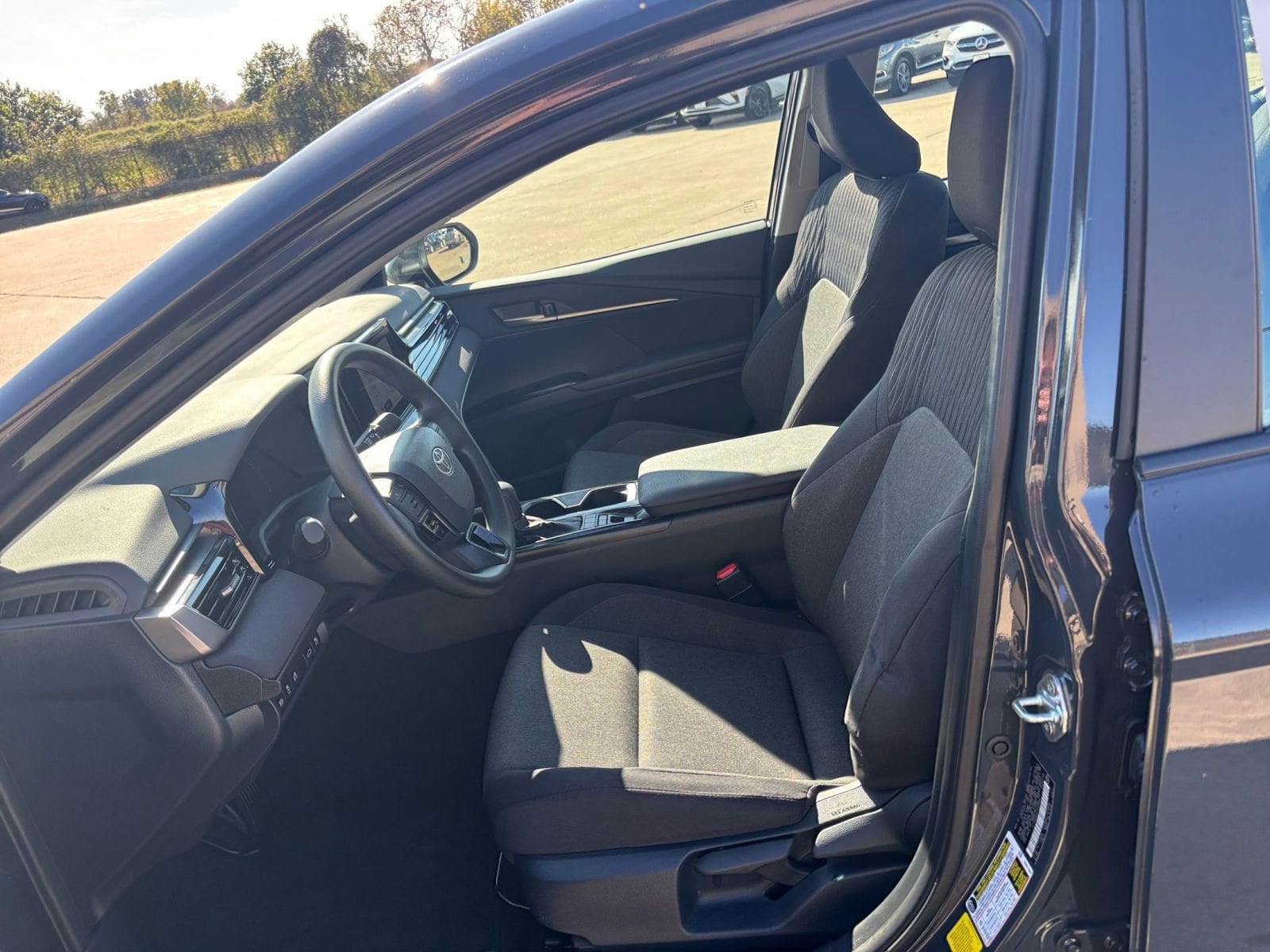 Thumbnail: 2025 Toyota Camry - 25