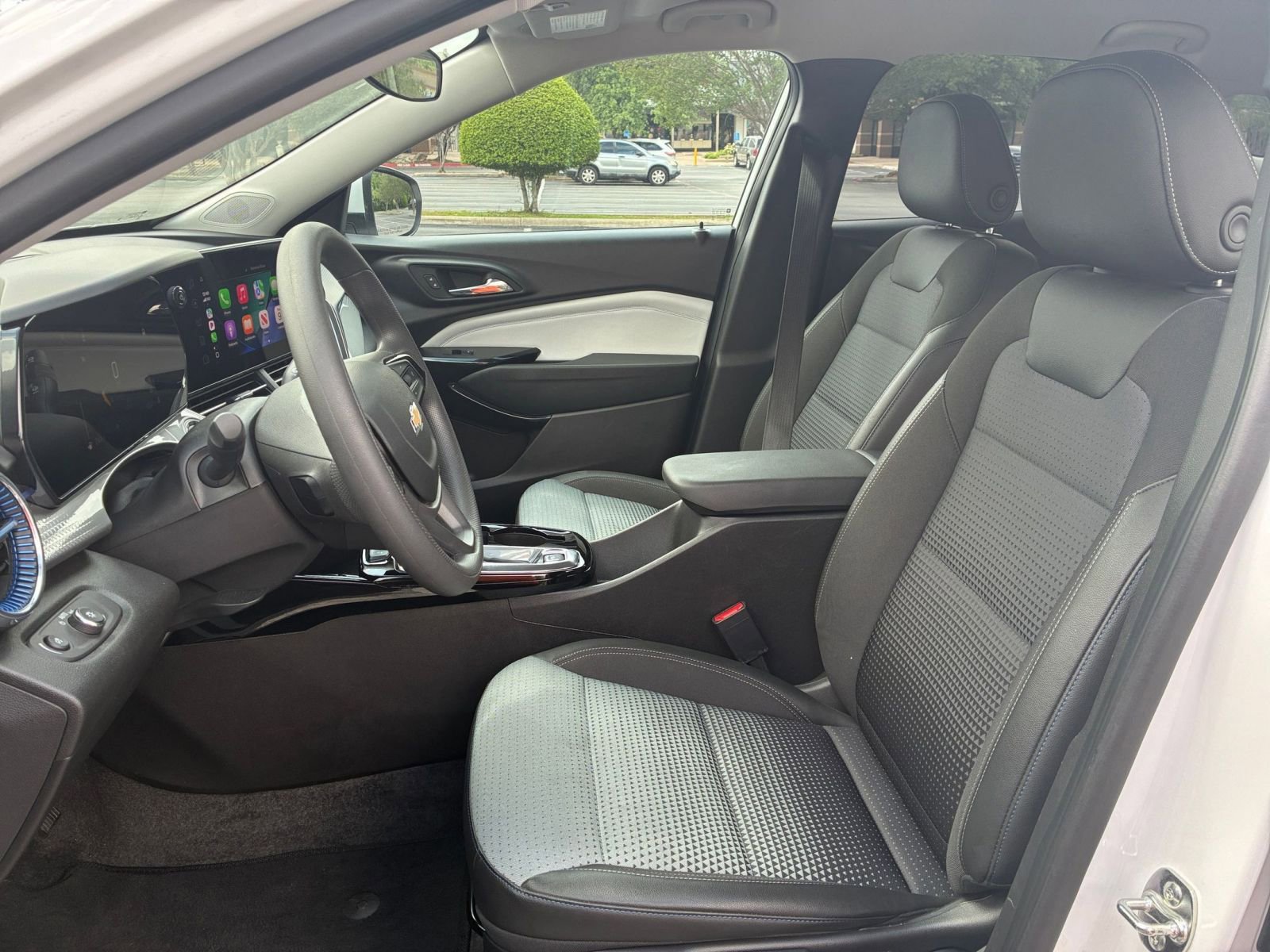 Thumbnail: 2025 Chevrolet Trax - 24