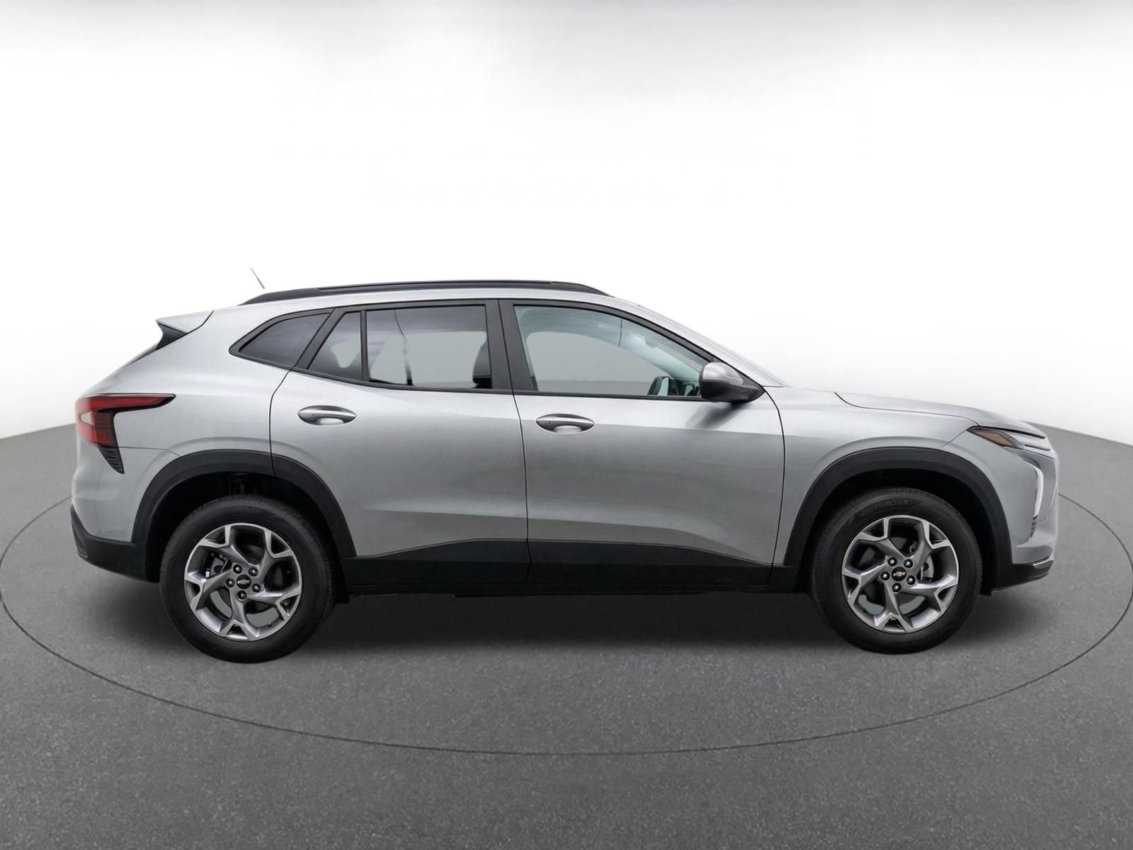 Thumbnail: 2025 Chevrolet Trax - 14