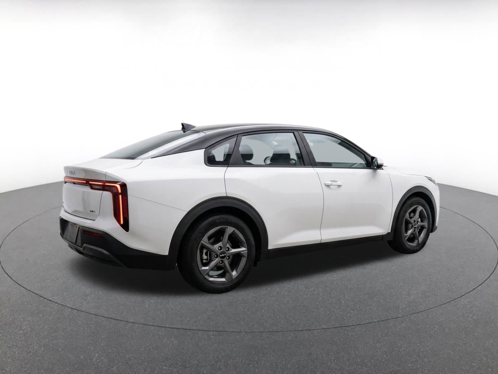 Thumbnail: 2025 Kia K4 - 9